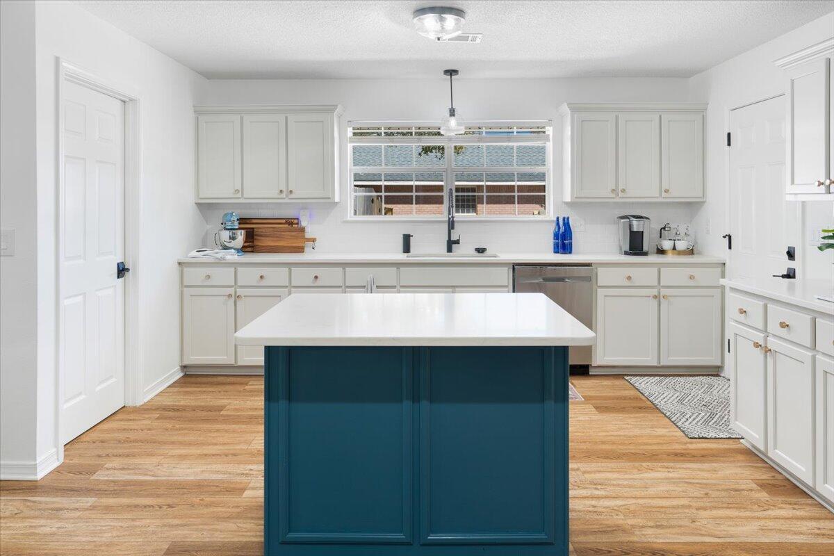 HOLLEY BY THE SEA - Residential