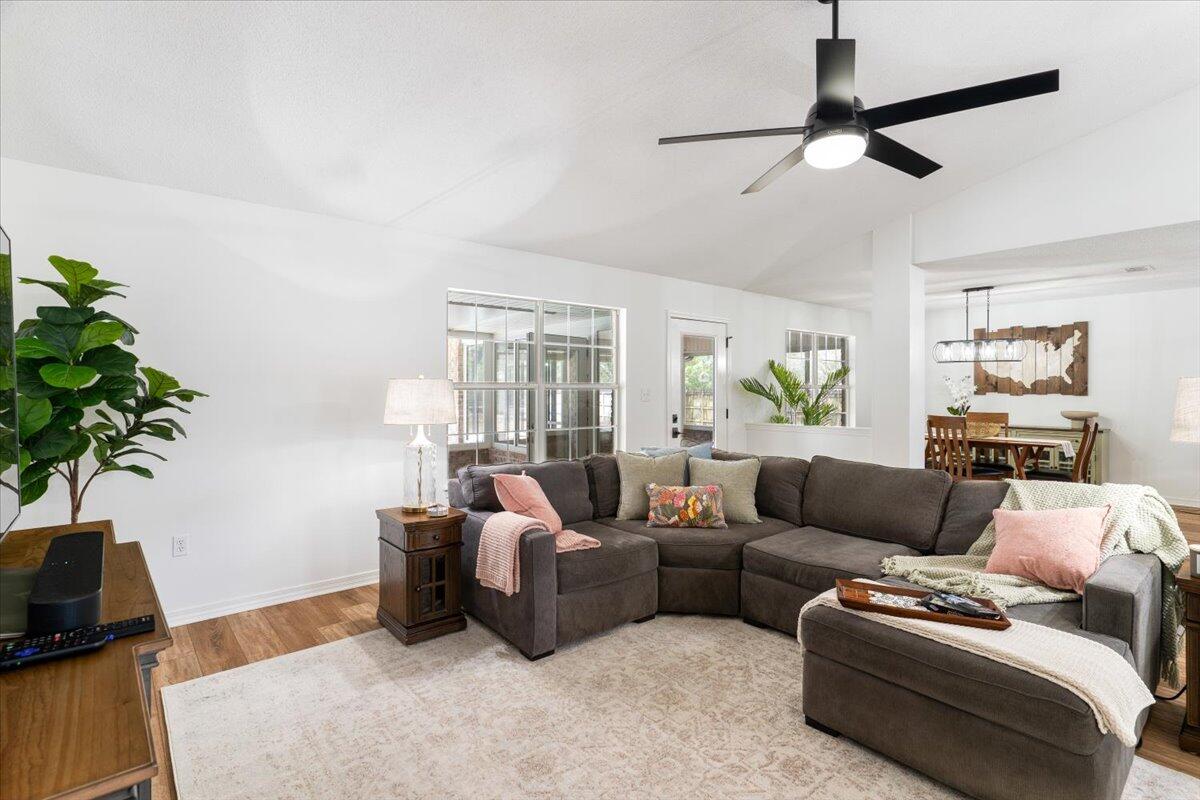 HOLLEY BY THE SEA - Residential