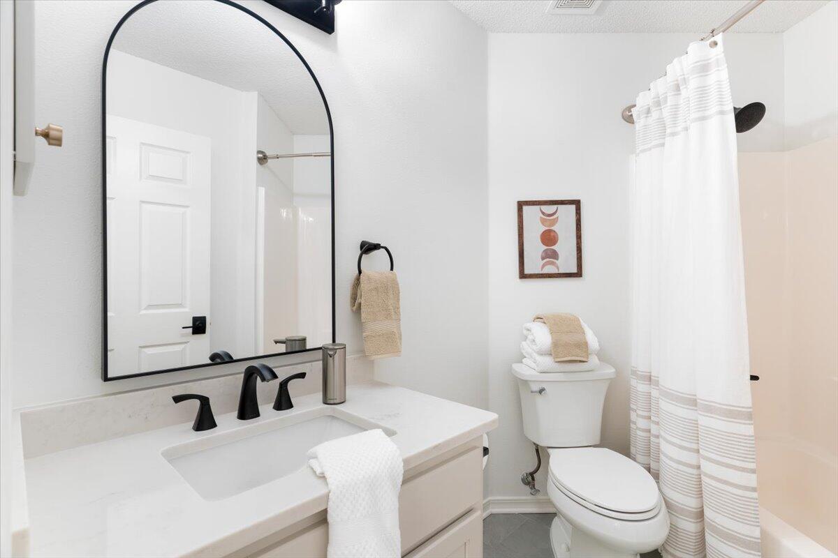 HOLLEY BY THE SEA - Residential