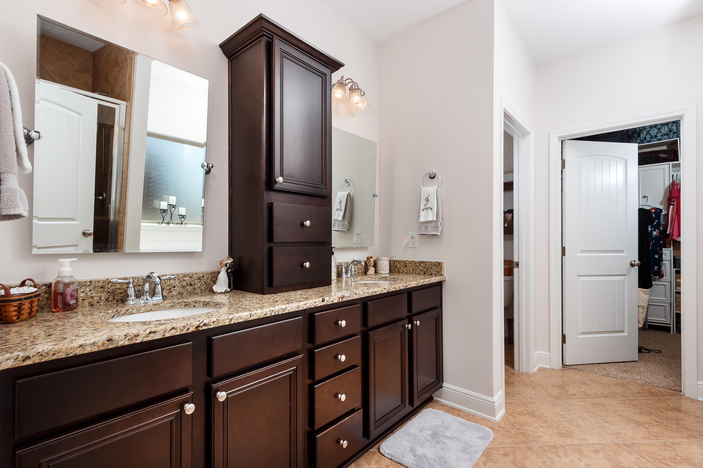 BROWNSTONE MANOR - Residential