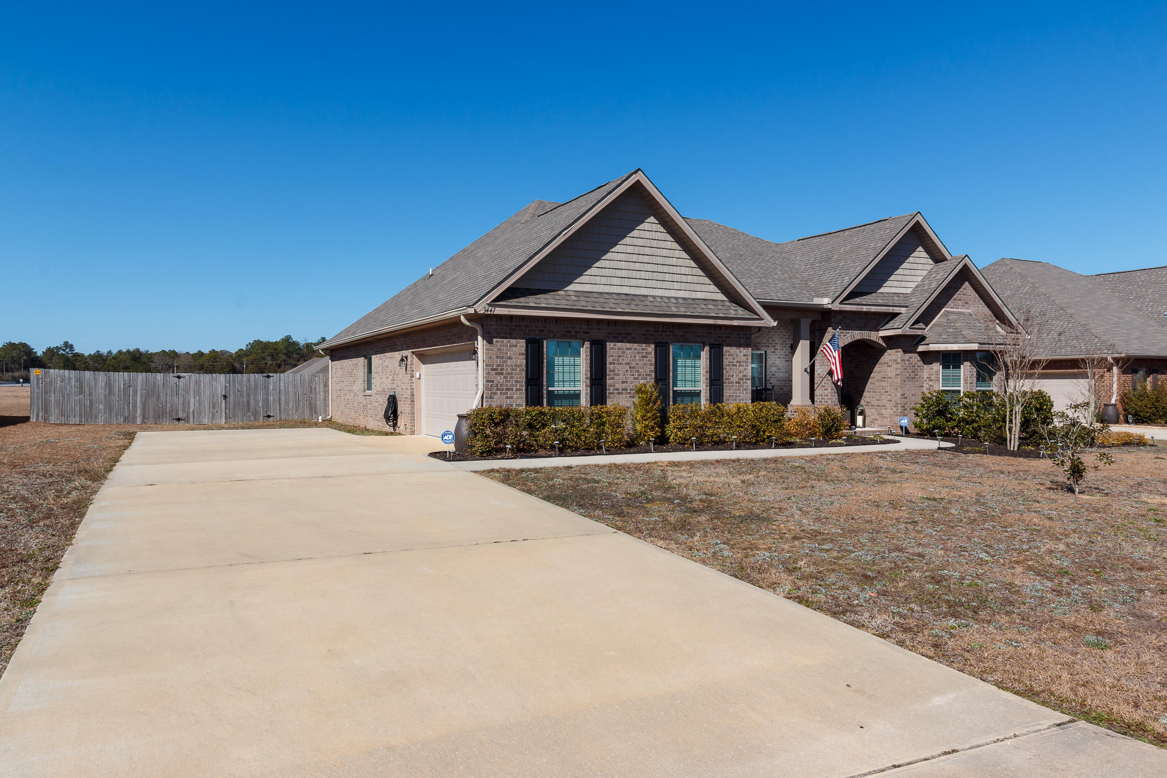 BROWNSTONE MANOR - Residential