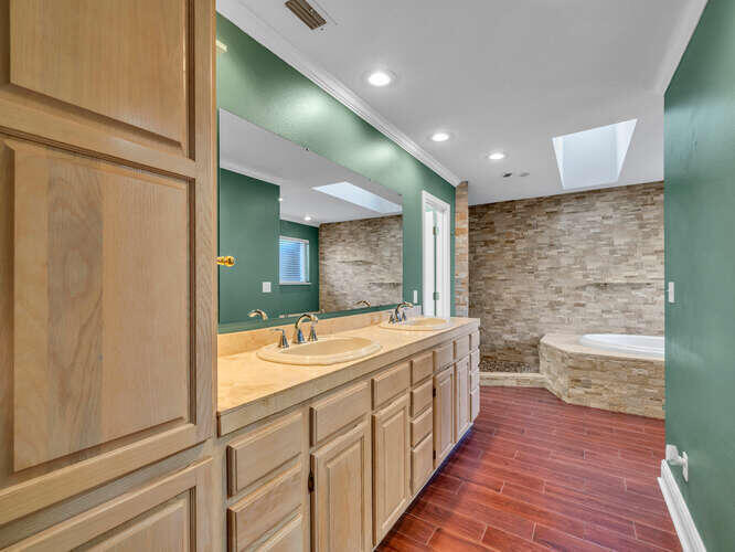 JONITA ESTS LOT 2 BLK 3 - Residential