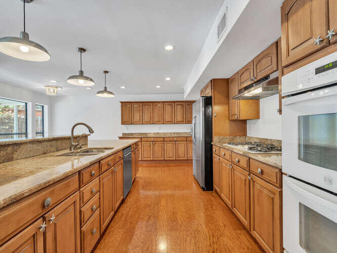 JONITA ESTS LOT 2 BLK 3 - Residential