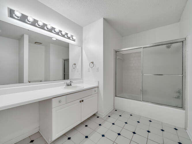 JONITA ESTS LOT 2 BLK 3 - Residential