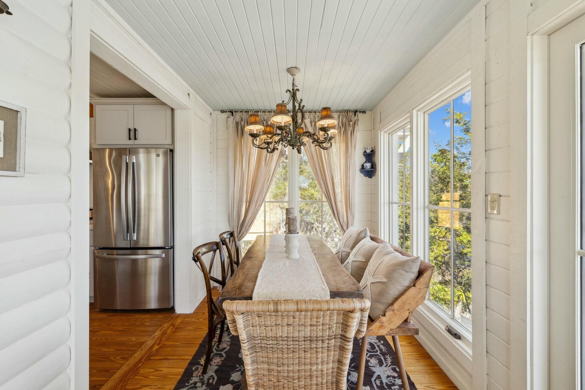 LOT 4 COUNTRY CABINS PHASE II PB 7-19 OR 1050-207 OR 2479-565 OR 2601-2321 OR 2942-4233 - Residential