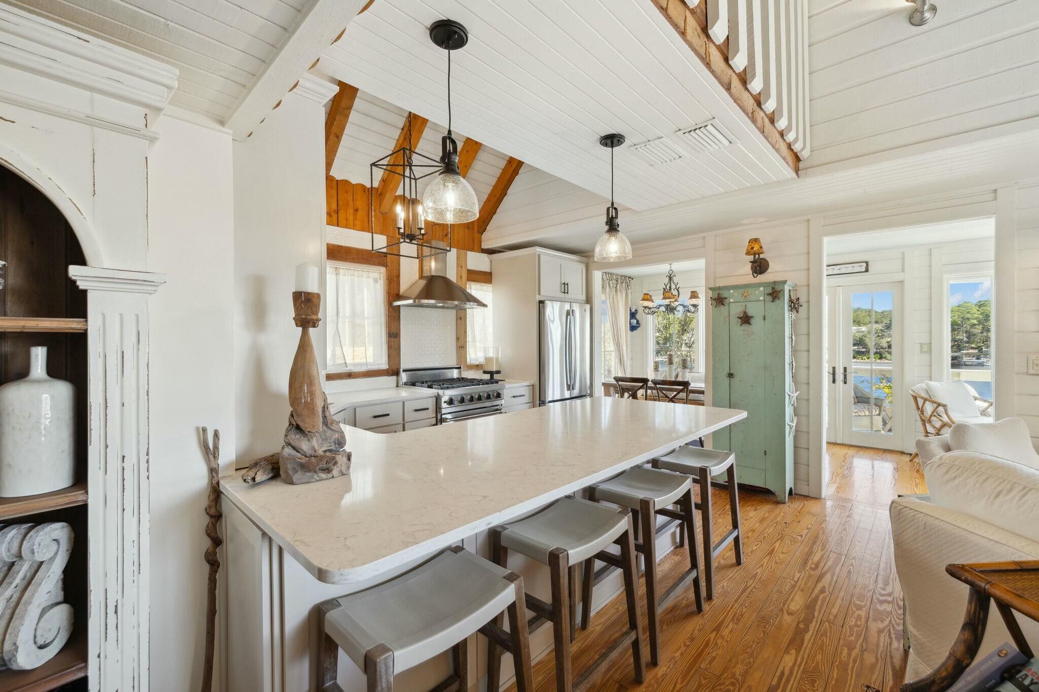 LOT 4 COUNTRY CABINS PHASE II PB 7-19 OR 1050-207 OR 2479-565 OR 2601-2321 OR 2942-4233 - Residential