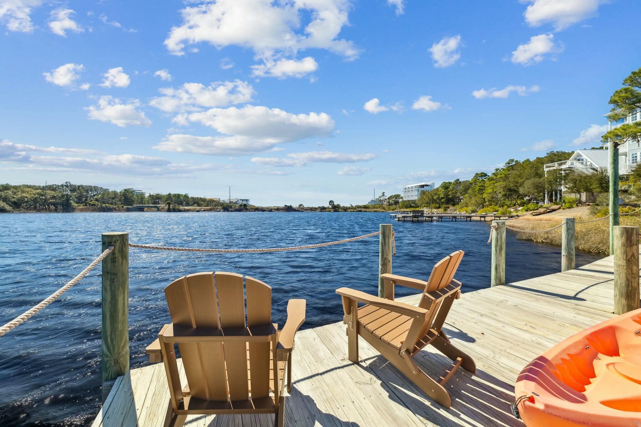 LOT 4 COUNTRY CABINS PHASE II PB 7-19 OR 1050-207 OR 2479-565 OR 2601-2321 OR 2942-4233 - Residential