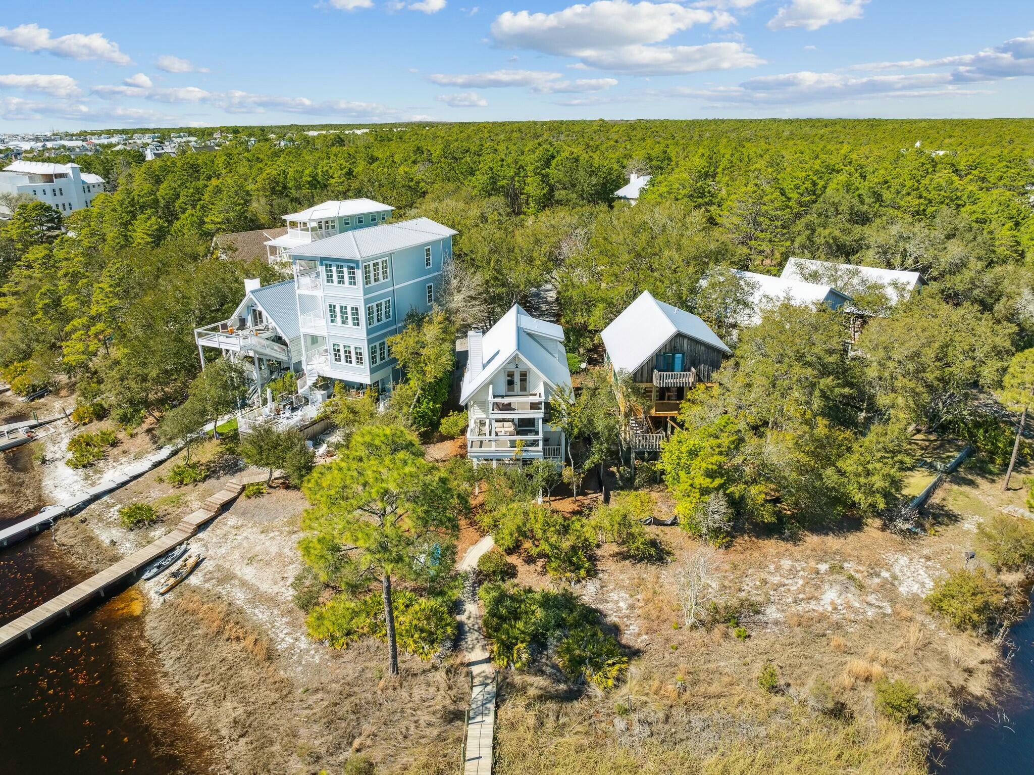 LOT 4 COUNTRY CABINS PHASE II PB 7-19 OR 1050-207 OR 2479-565 OR 2601-2321 OR 2942-4233 - Residential