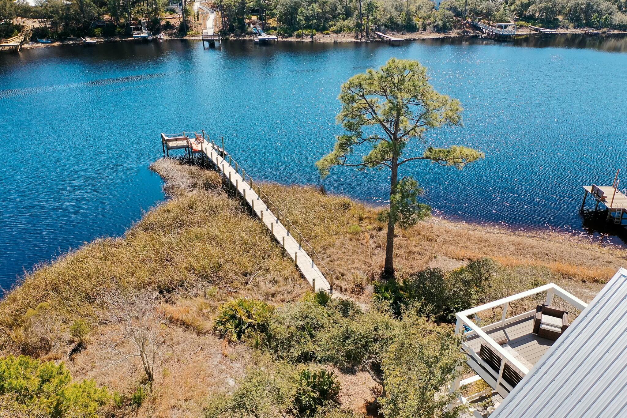LOT 4 COUNTRY CABINS PHASE II PB 7-19 OR 1050-207 OR 2479-565 OR 2601-2321 OR 2942-4233 - Residential