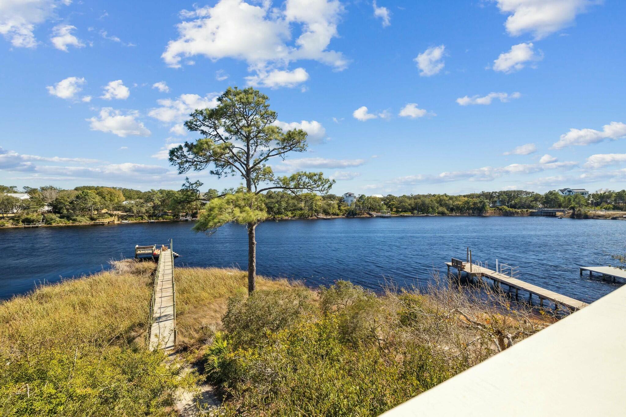 LOT 4 COUNTRY CABINS PHASE II PB 7-19 OR 1050-207 OR 2479-565 OR 2601-2321 OR 2942-4233 - Residential