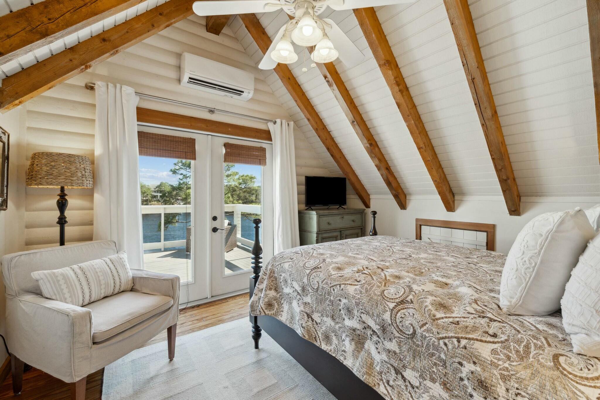 LOT 4 COUNTRY CABINS PHASE II PB 7-19 OR 1050-207 OR 2479-565 OR 2601-2321 OR 2942-4233 - Residential