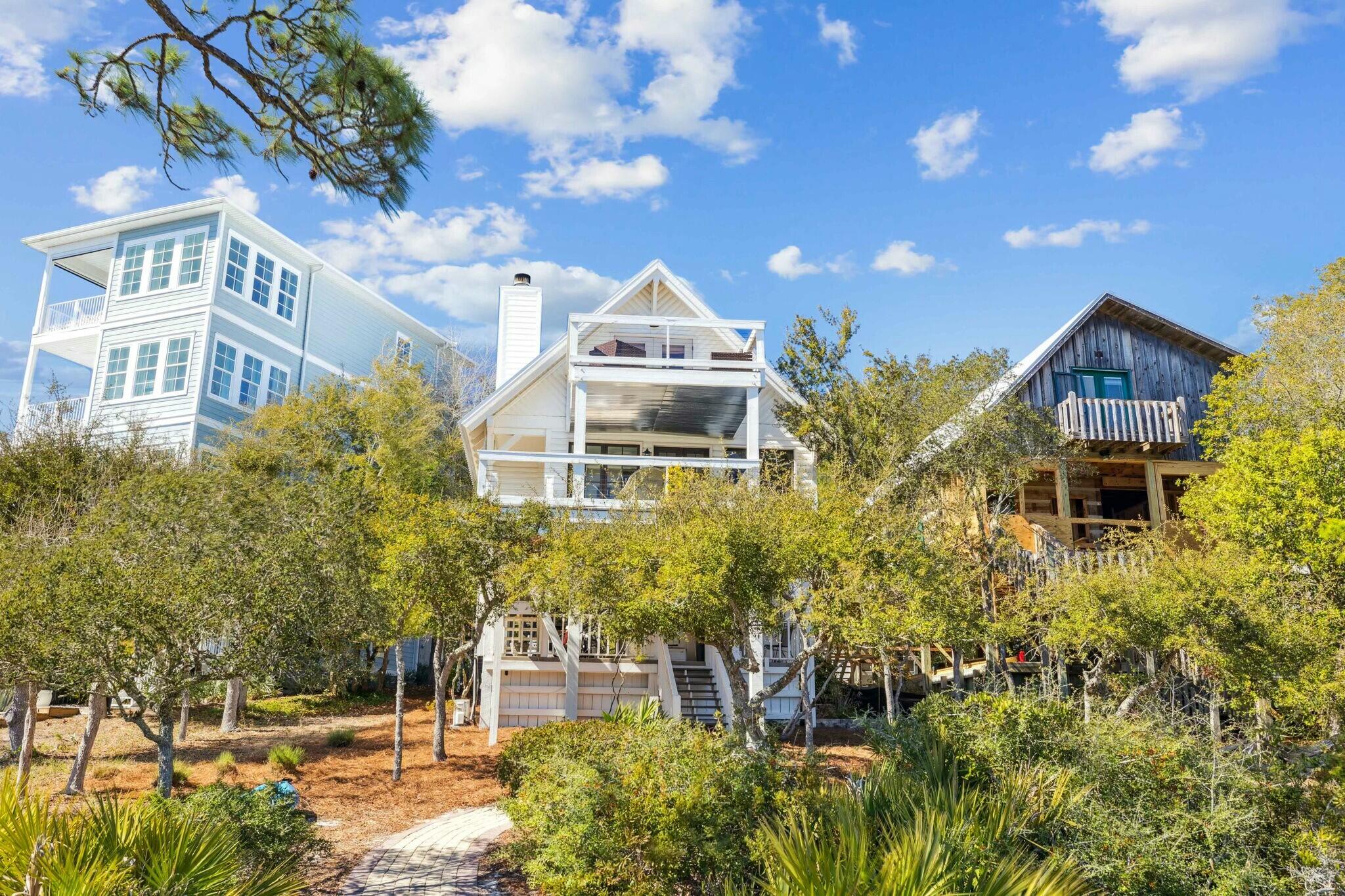 LOT 4 COUNTRY CABINS PHASE II PB 7-19 OR 1050-207 OR 2479-565 OR 2601-2321 OR 2942-4233 - Residential