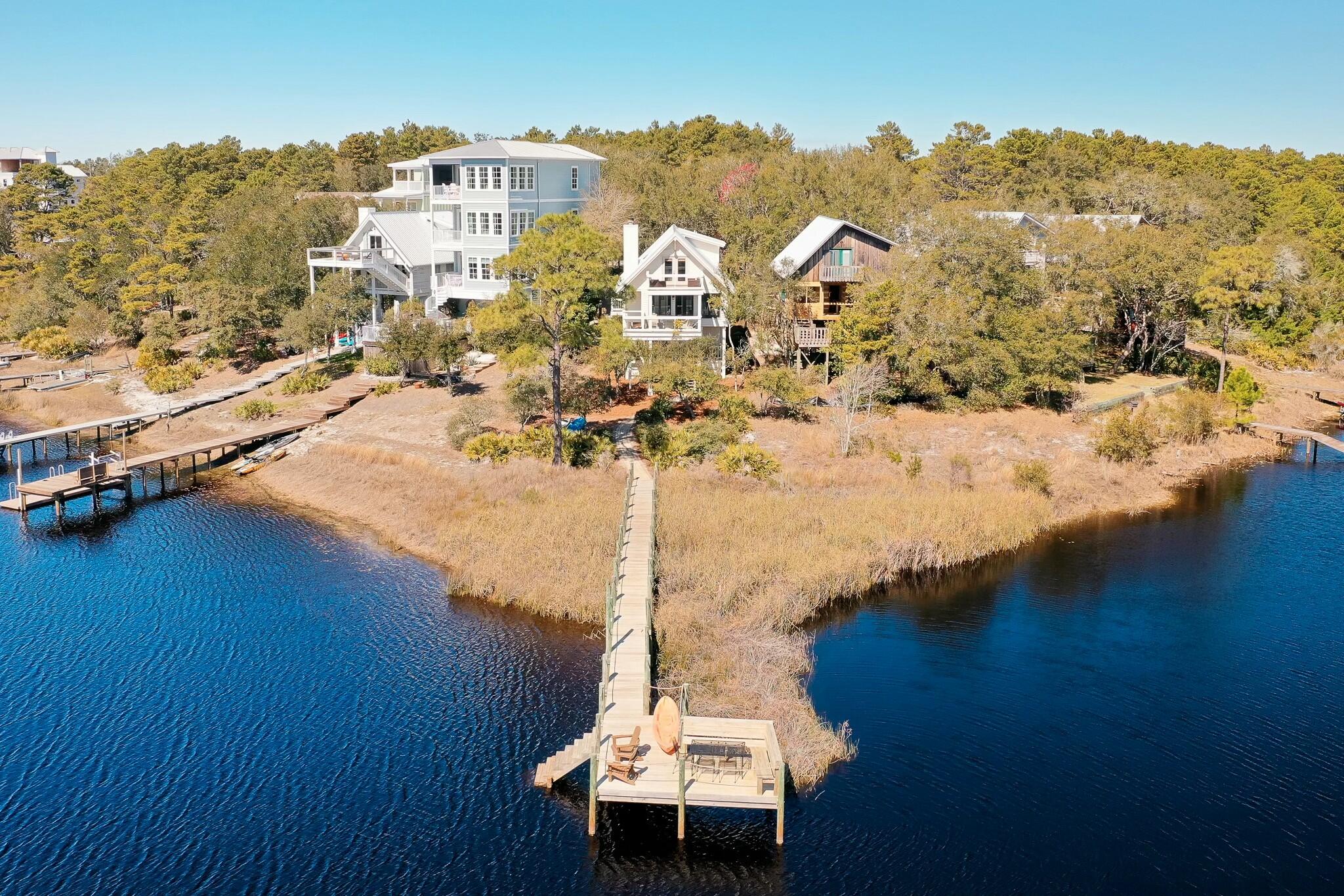 LOT 4 COUNTRY CABINS PHASE II PB 7-19 OR 1050-207 OR 2479-565 OR 2601-2321 OR 2942-4233 - Residential