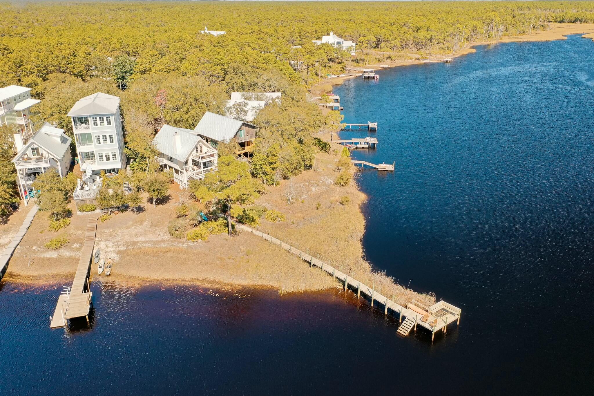 LOT 4 COUNTRY CABINS PHASE II PB 7-19 OR 1050-207 OR 2479-565 OR 2601-2321 OR 2942-4233 - Residential