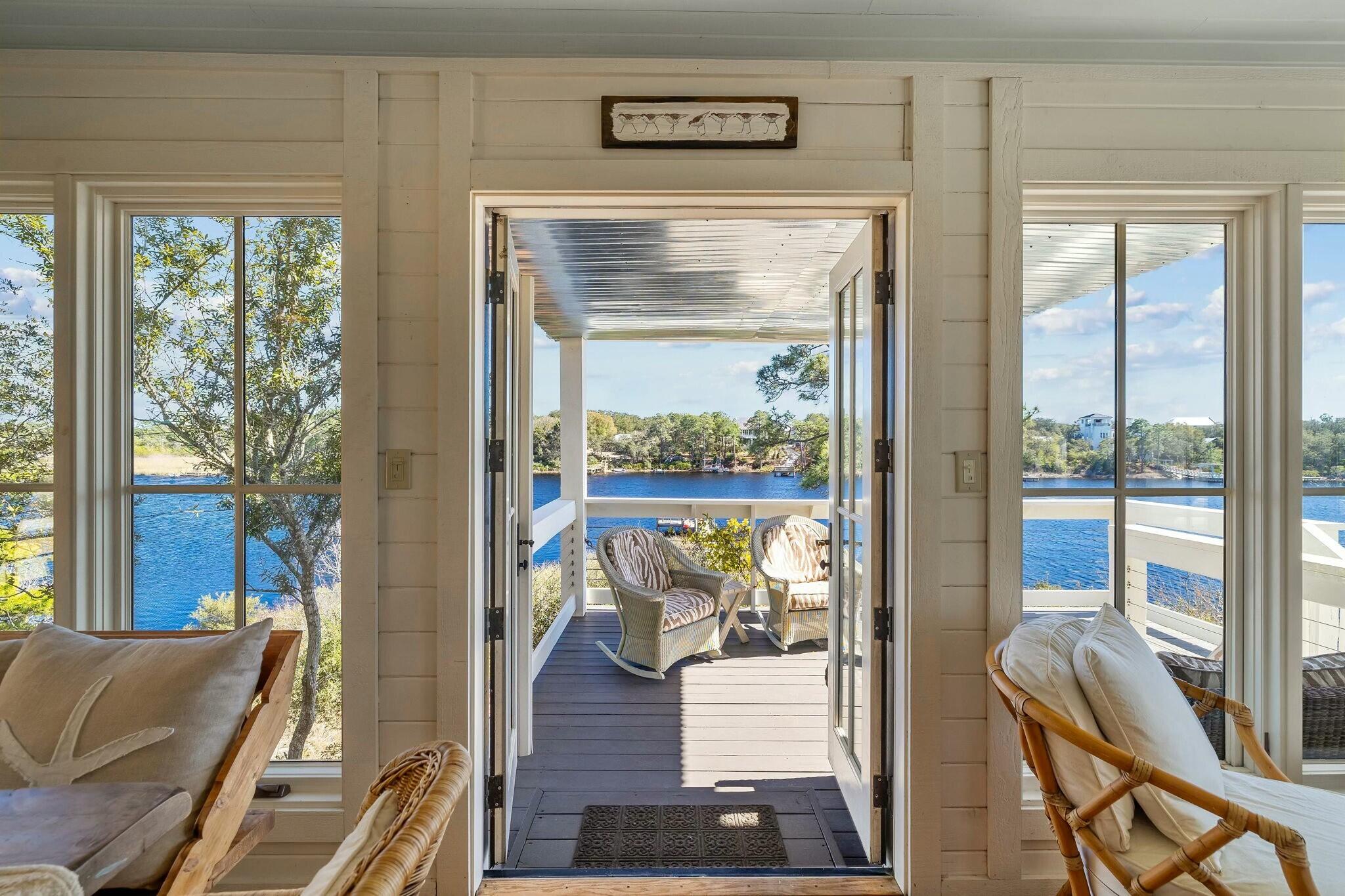 LOT 4 COUNTRY CABINS PHASE II PB 7-19 OR 1050-207 OR 2479-565 OR 2601-2321 OR 2942-4233 - Residential