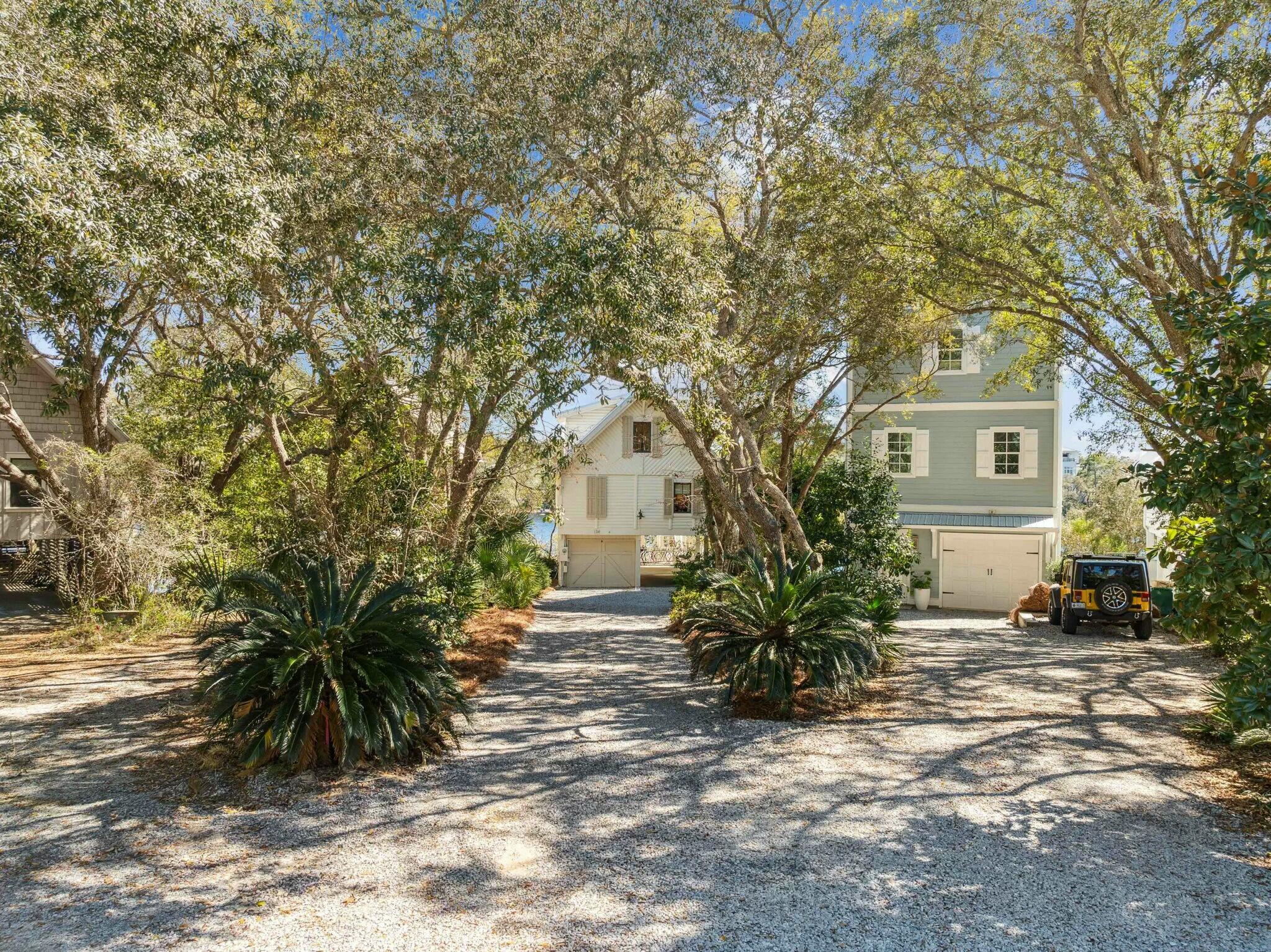 LOT 4 COUNTRY CABINS PHASE II PB 7-19 OR 1050-207 OR 2479-565 OR 2601-2321 OR 2942-4233 - Residential
