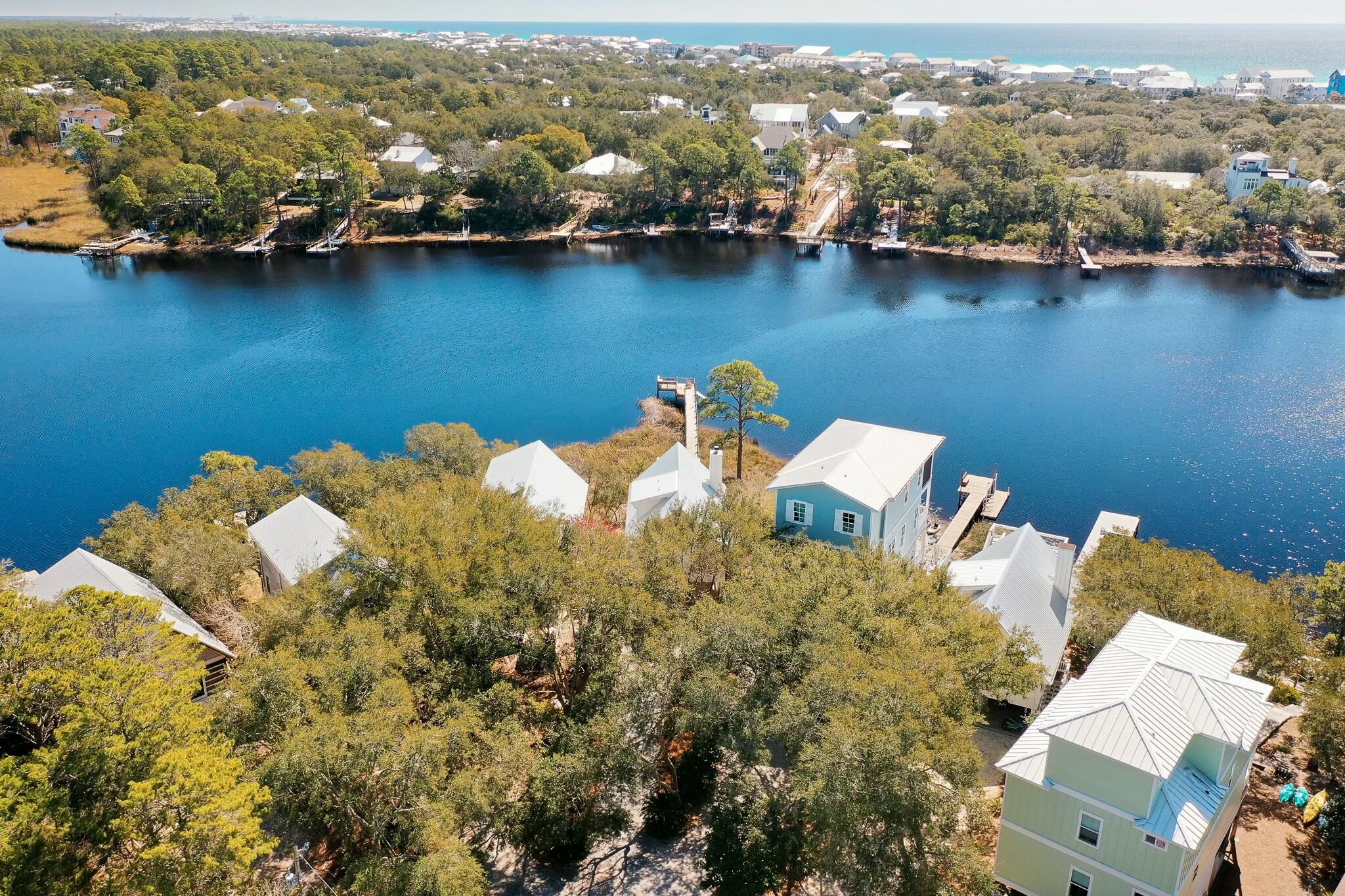 LOT 4 COUNTRY CABINS PHASE II PB 7-19 OR 1050-207 OR 2479-565 OR 2601-2321 OR 2942-4233 - Residential