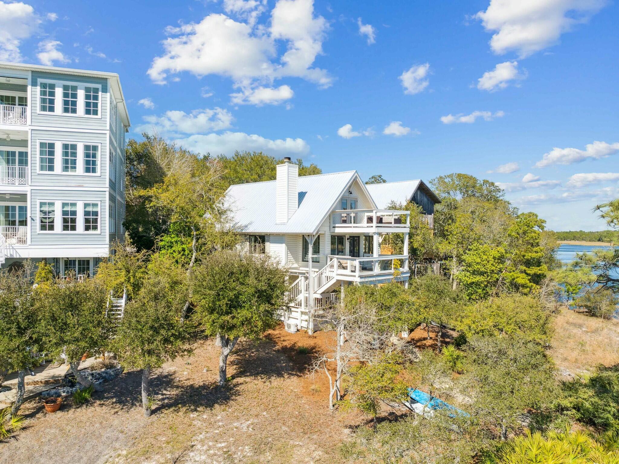 LOT 4 COUNTRY CABINS PHASE II PB 7-19 OR 1050-207 OR 2479-565 OR 2601-2321 OR 2942-4233 - Residential