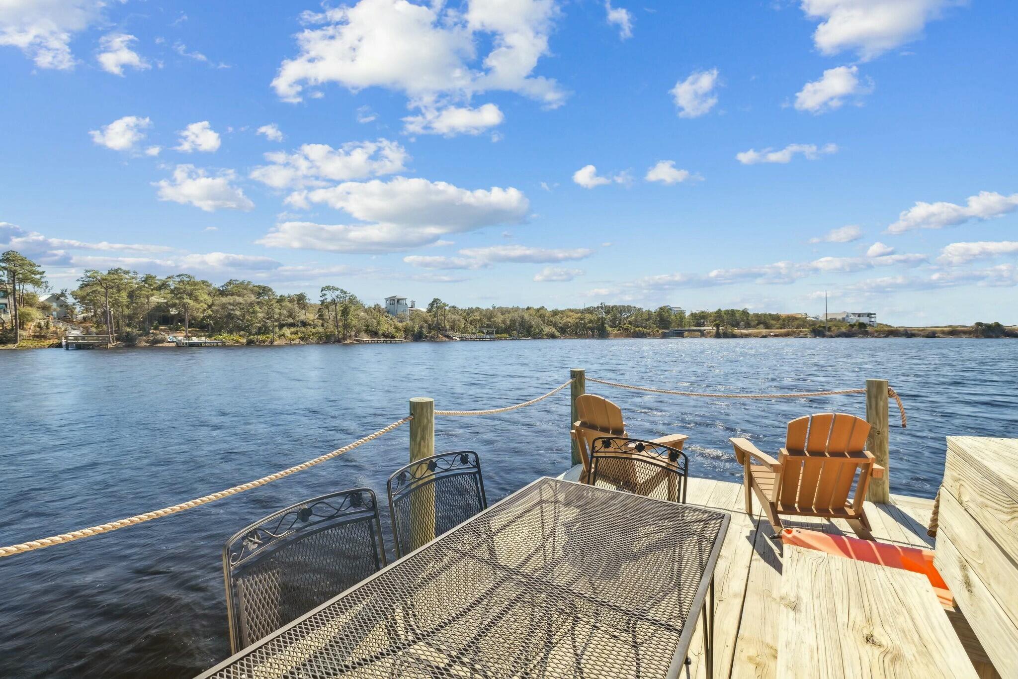 LOT 4 COUNTRY CABINS PHASE II PB 7-19 OR 1050-207 OR 2479-565 OR 2601-2321 OR 2942-4233 - Residential