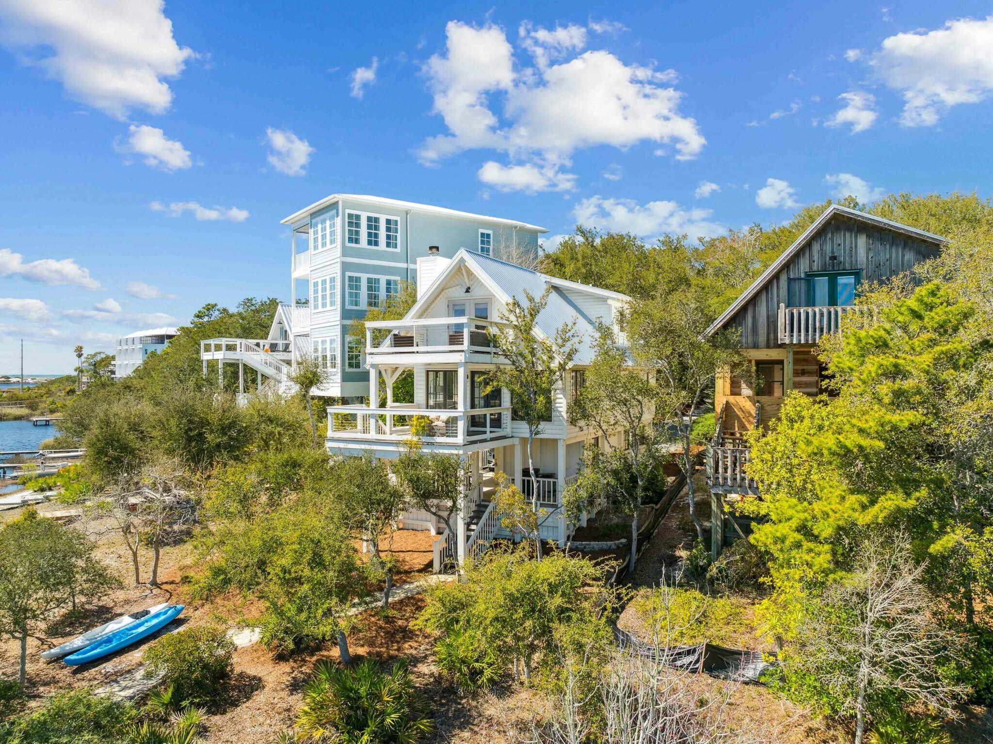 LOT 4 COUNTRY CABINS PHASE II PB 7-19 OR 1050-207 OR 2479-565 OR 2601-2321 OR 2942-4233 - Residential