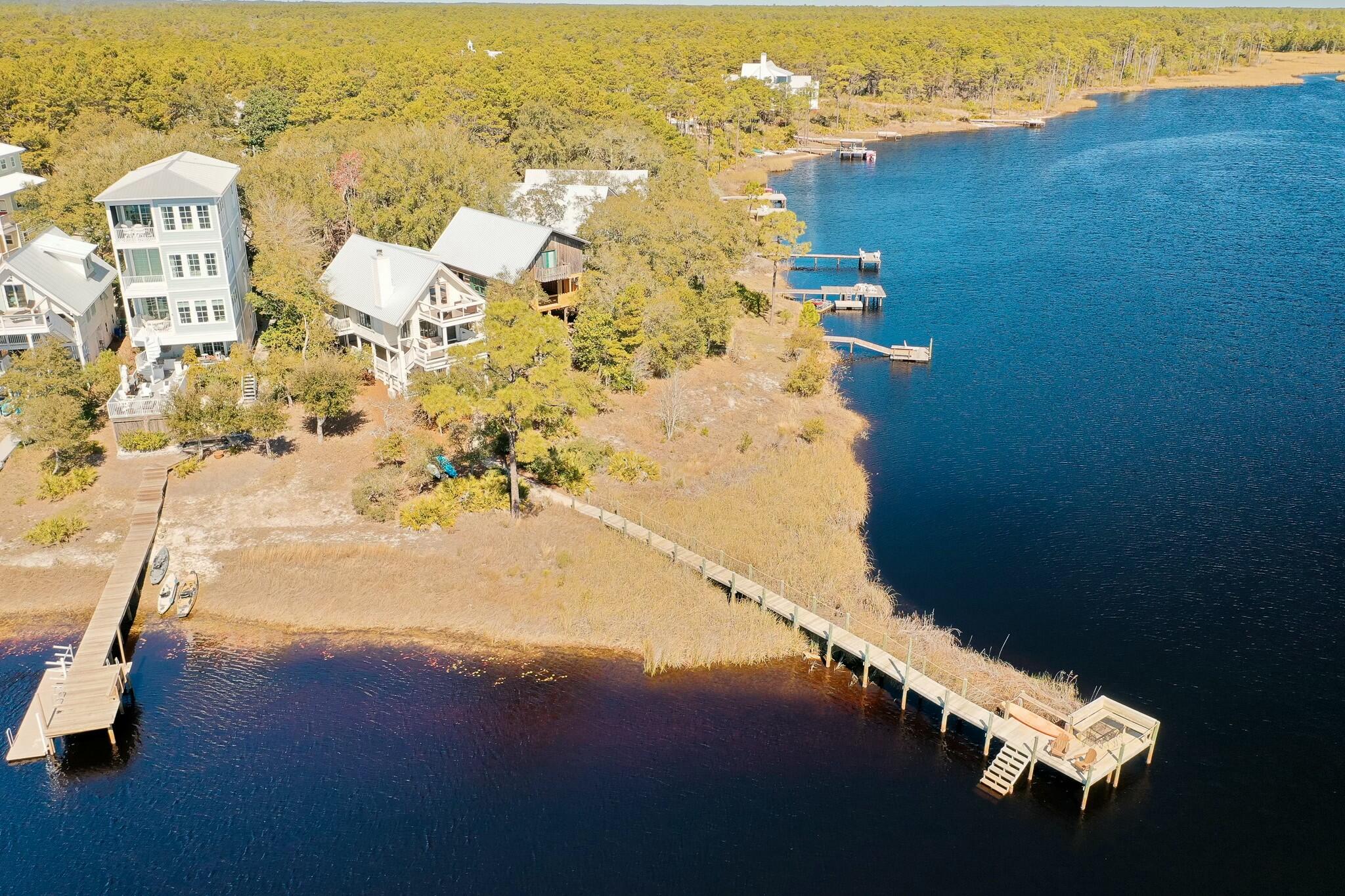 LOT 4 COUNTRY CABINS PHASE II PB 7-19 OR 1050-207 OR 2479-565 OR 2601-2321 OR 2942-4233 - Residential