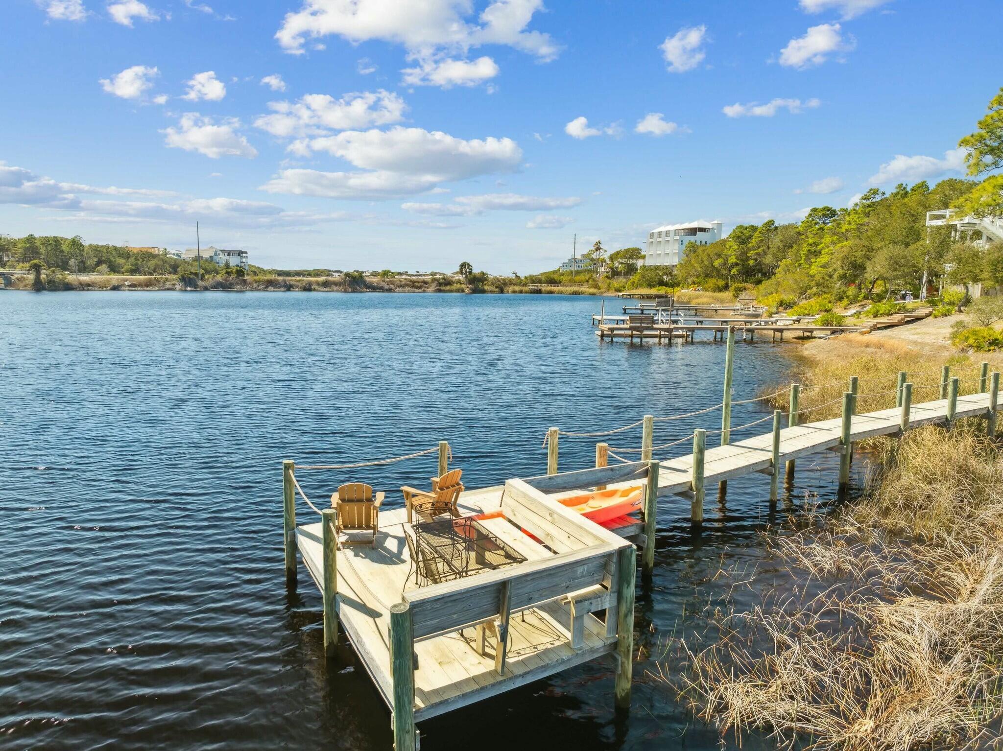 LOT 4 COUNTRY CABINS PHASE II PB 7-19 OR 1050-207 OR 2479-565 OR 2601-2321 OR 2942-4233 - Residential