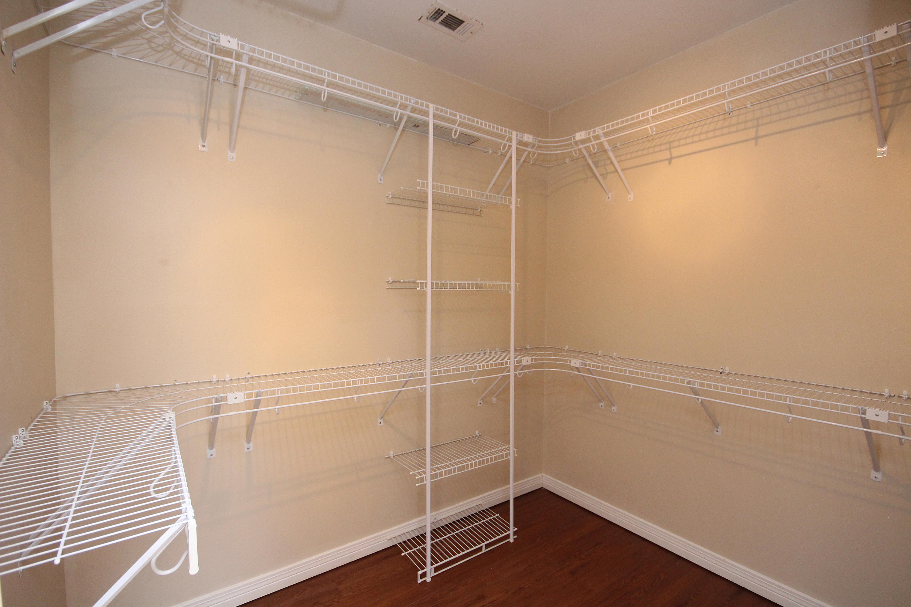 BRISTOL PARK - Residential Lease