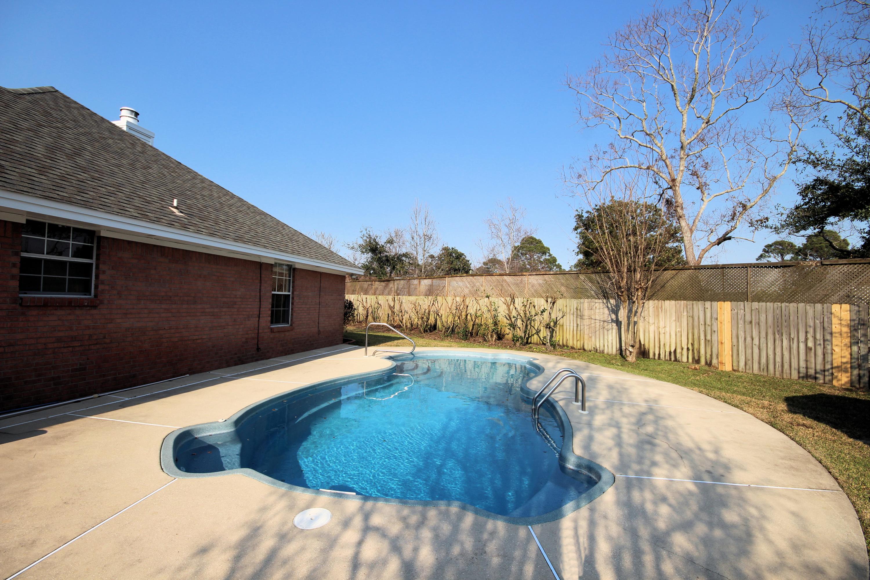 BRISTOL PARK - Residential Lease