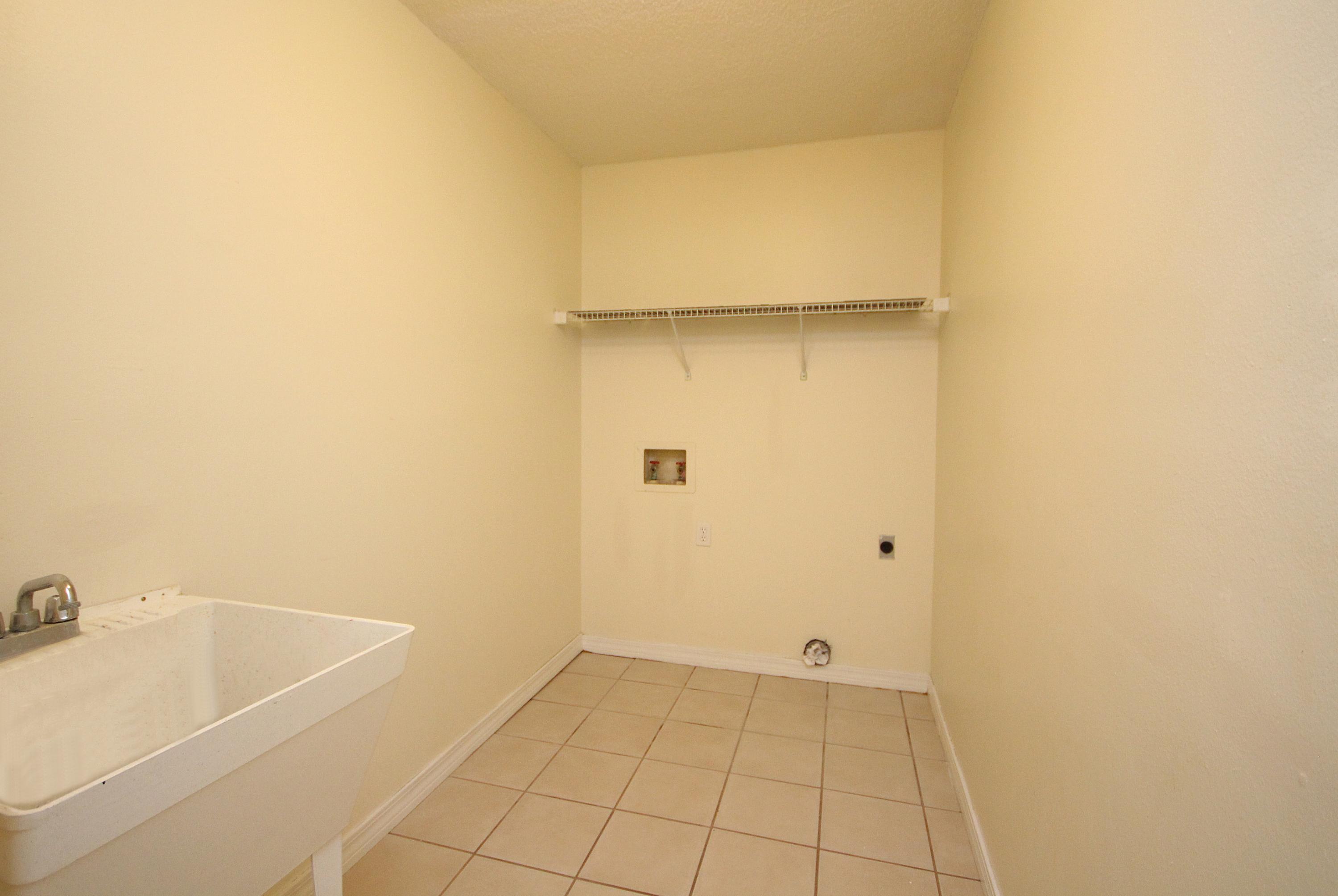 BRISTOL PARK - Residential Lease