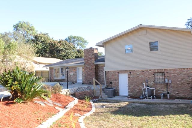 BAYOU POQUITO - Residential