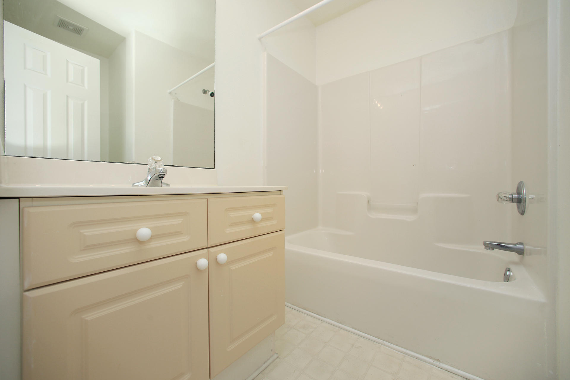 PELICAN PLACE T/H WEST - Residential