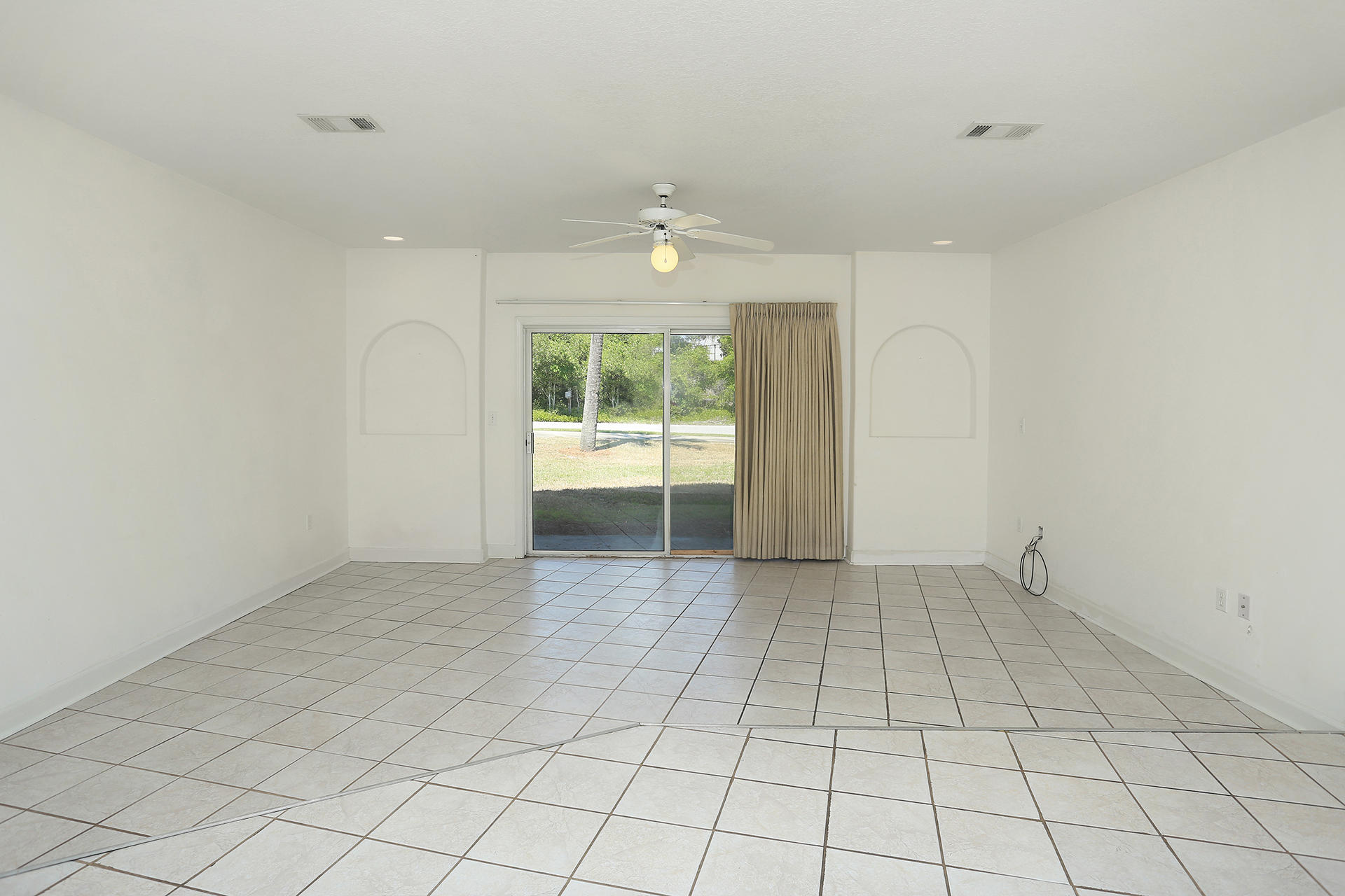 PELICAN PLACE T/H WEST - Residential