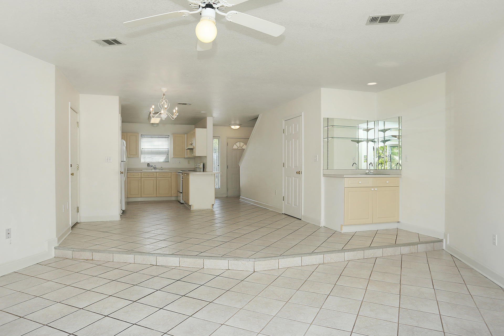 PELICAN PLACE T/H WEST - Residential