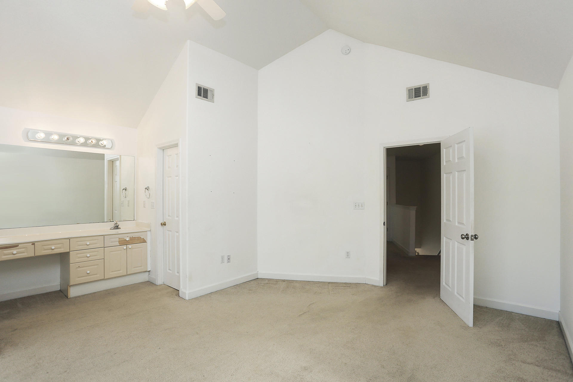 PELICAN PLACE T/H WEST - Residential