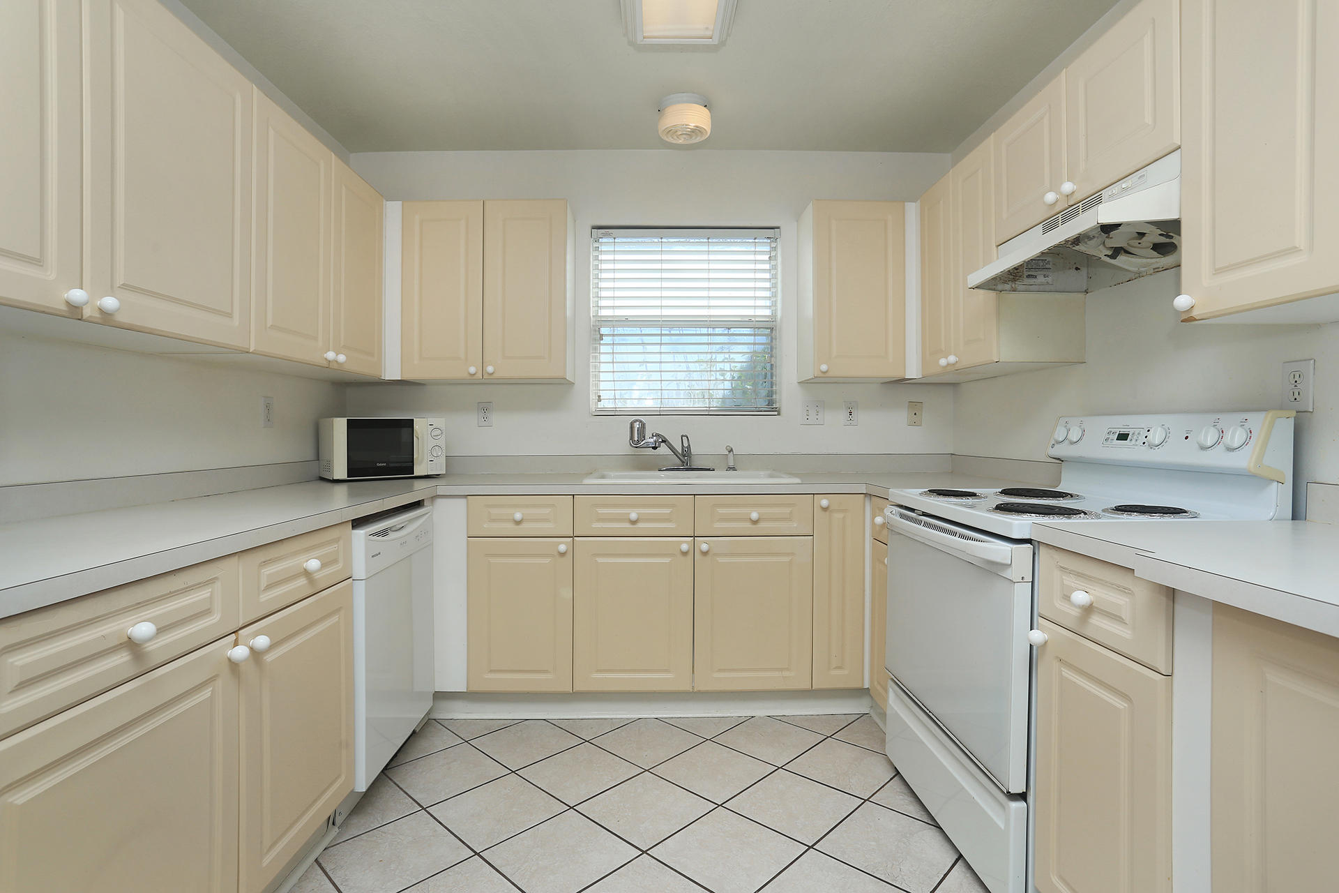 PELICAN PLACE T/H WEST - Residential