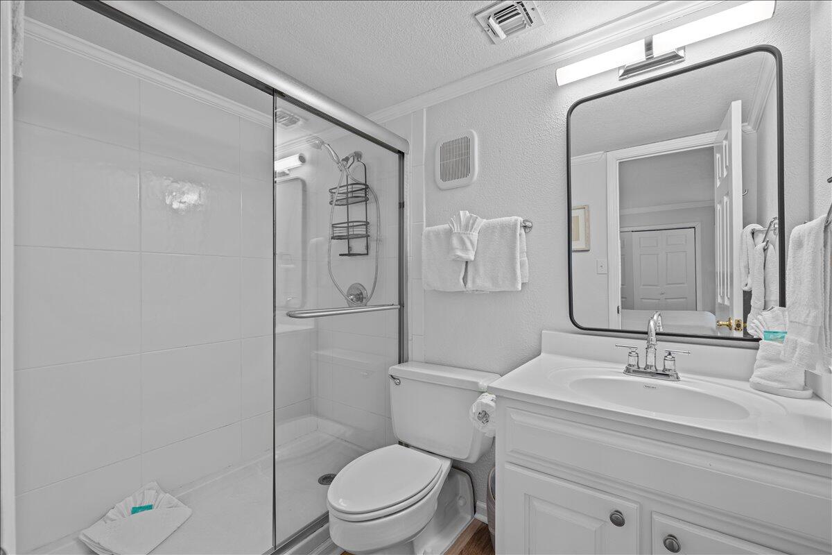 HOLIDAY SURF & RACQUET CLUB - Residential