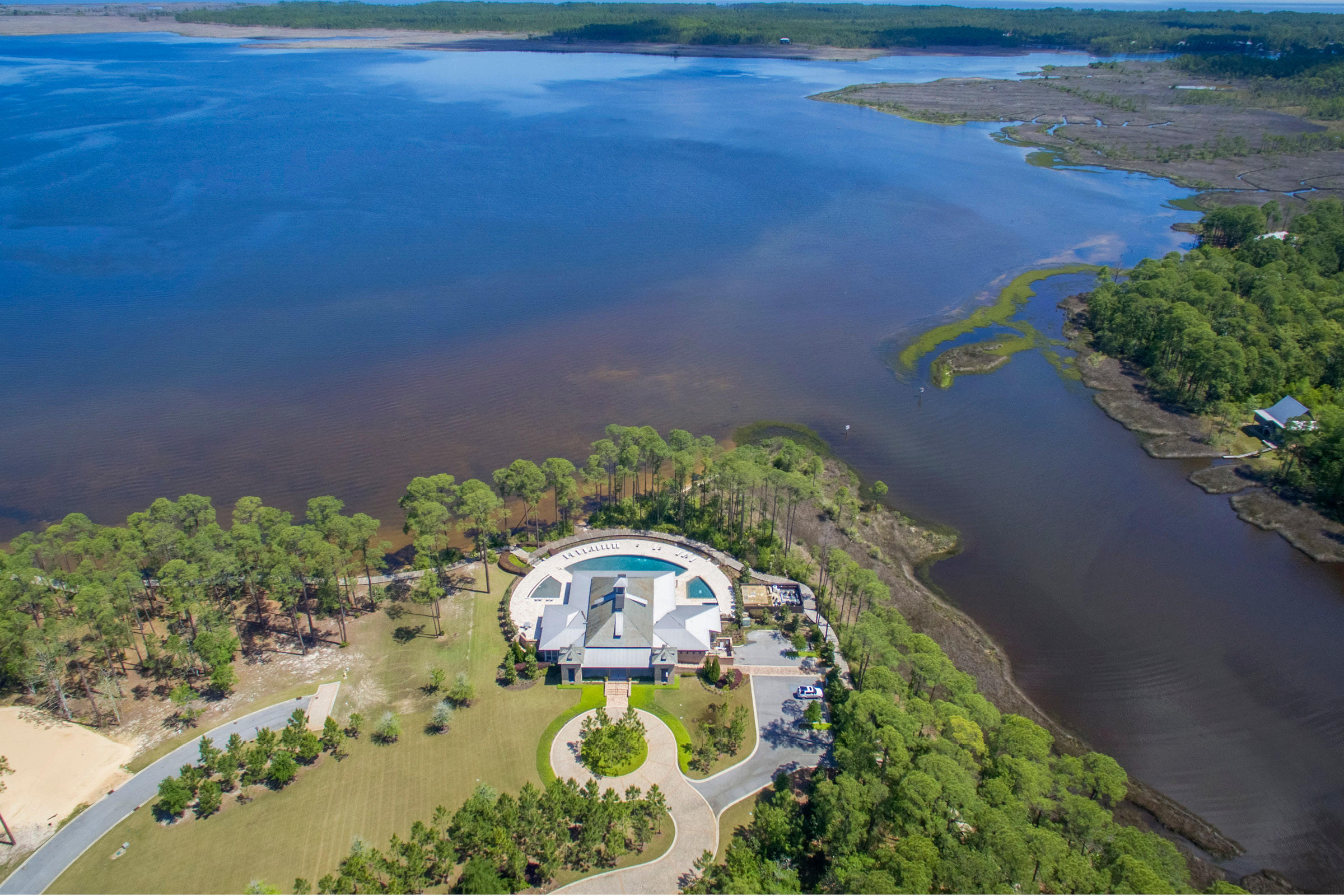 CHURCHILL OAKS - Land