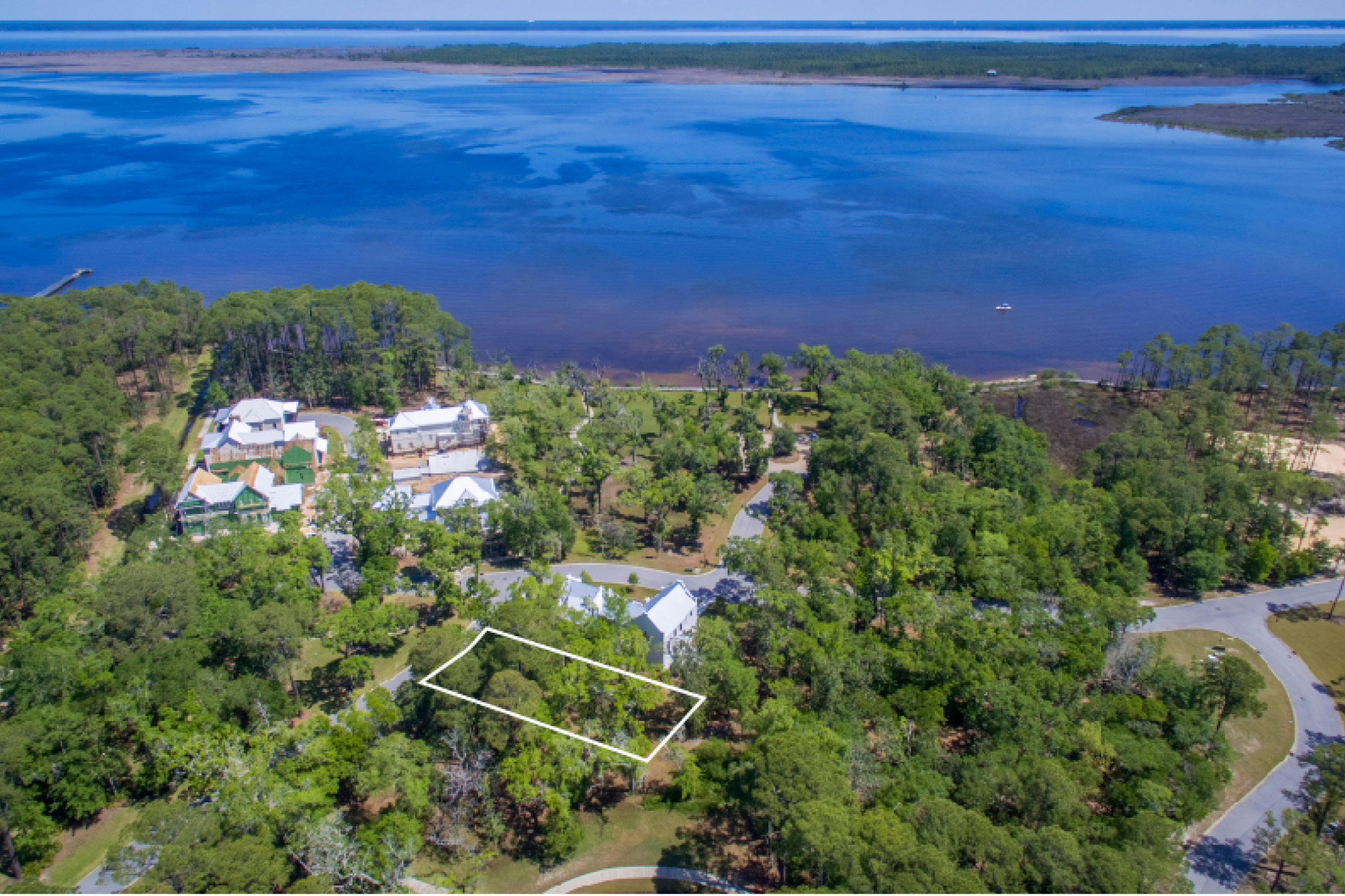 CHURCHILL OAKS - Land