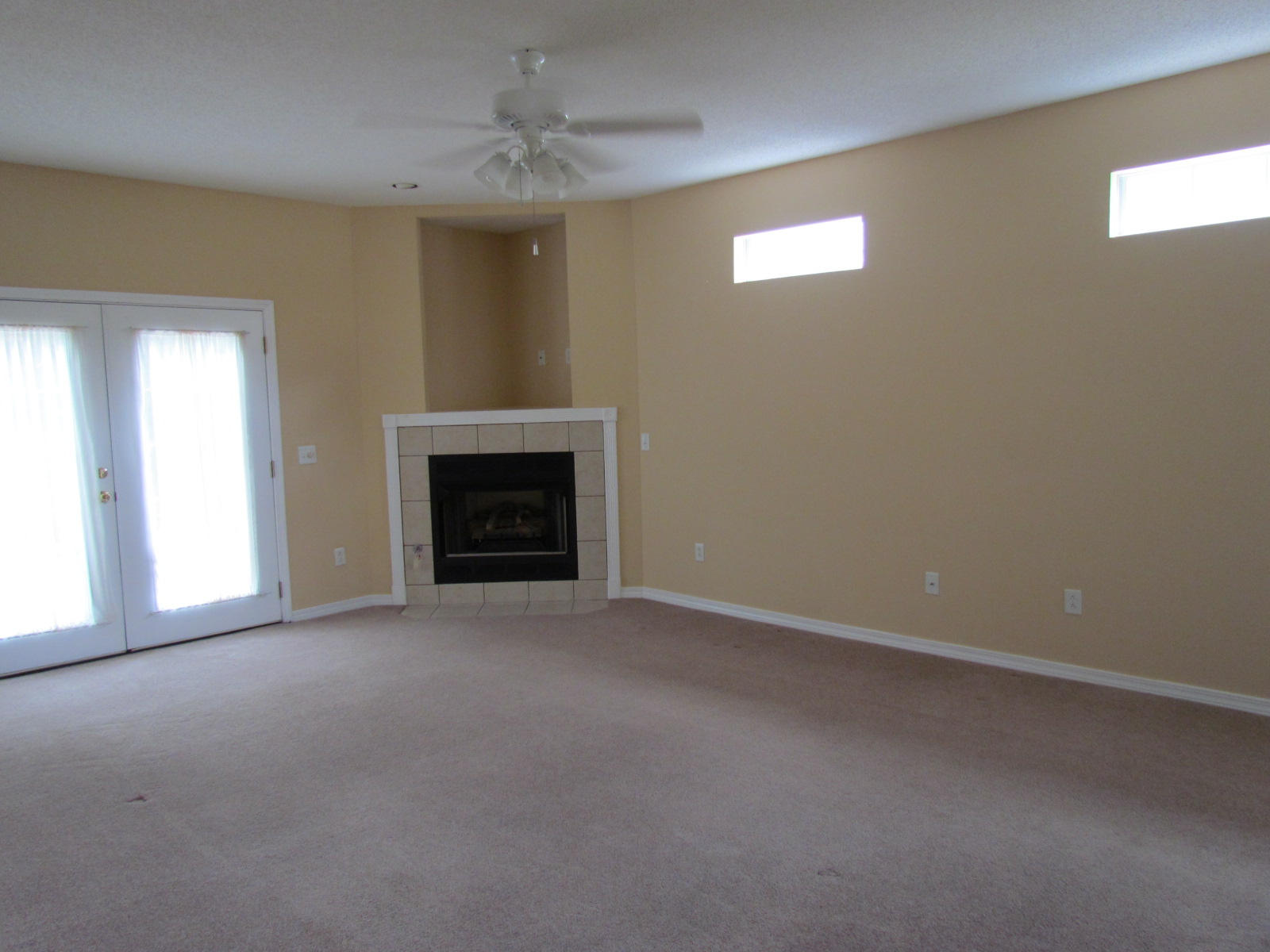 WHITEPOINT - Residential Lease