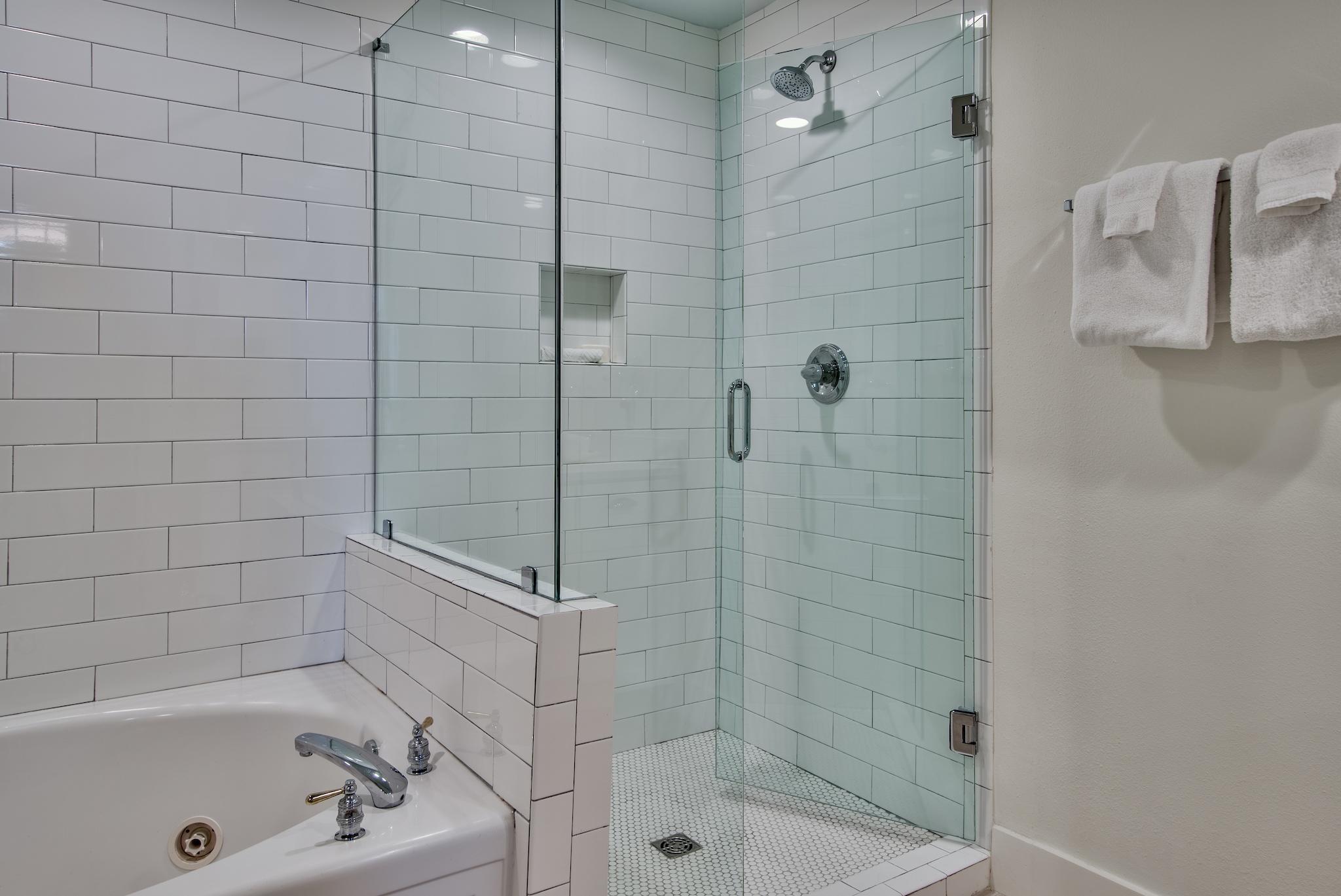 INN AT BLUE MOUNTAIN BEACH - Residential