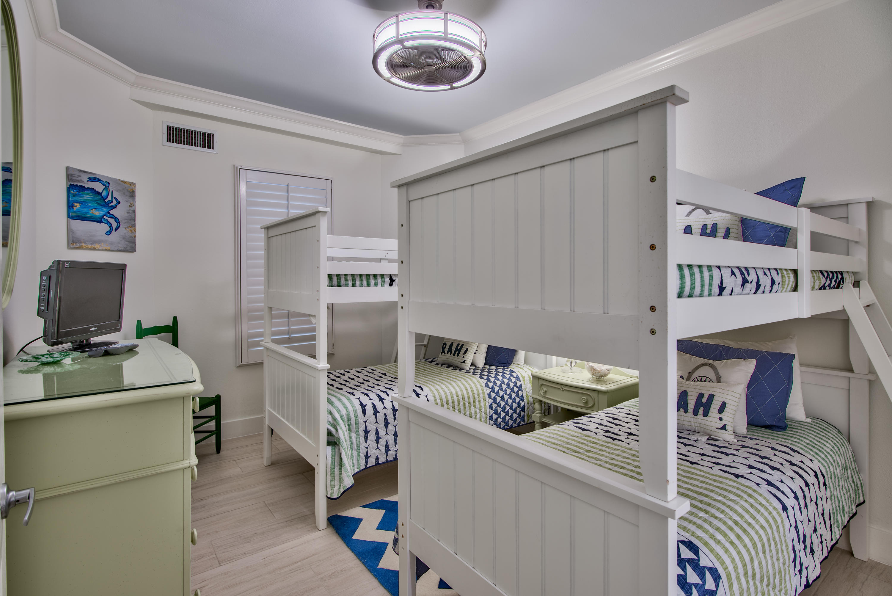 INN AT BLUE MOUNTAIN BEACH - Residential