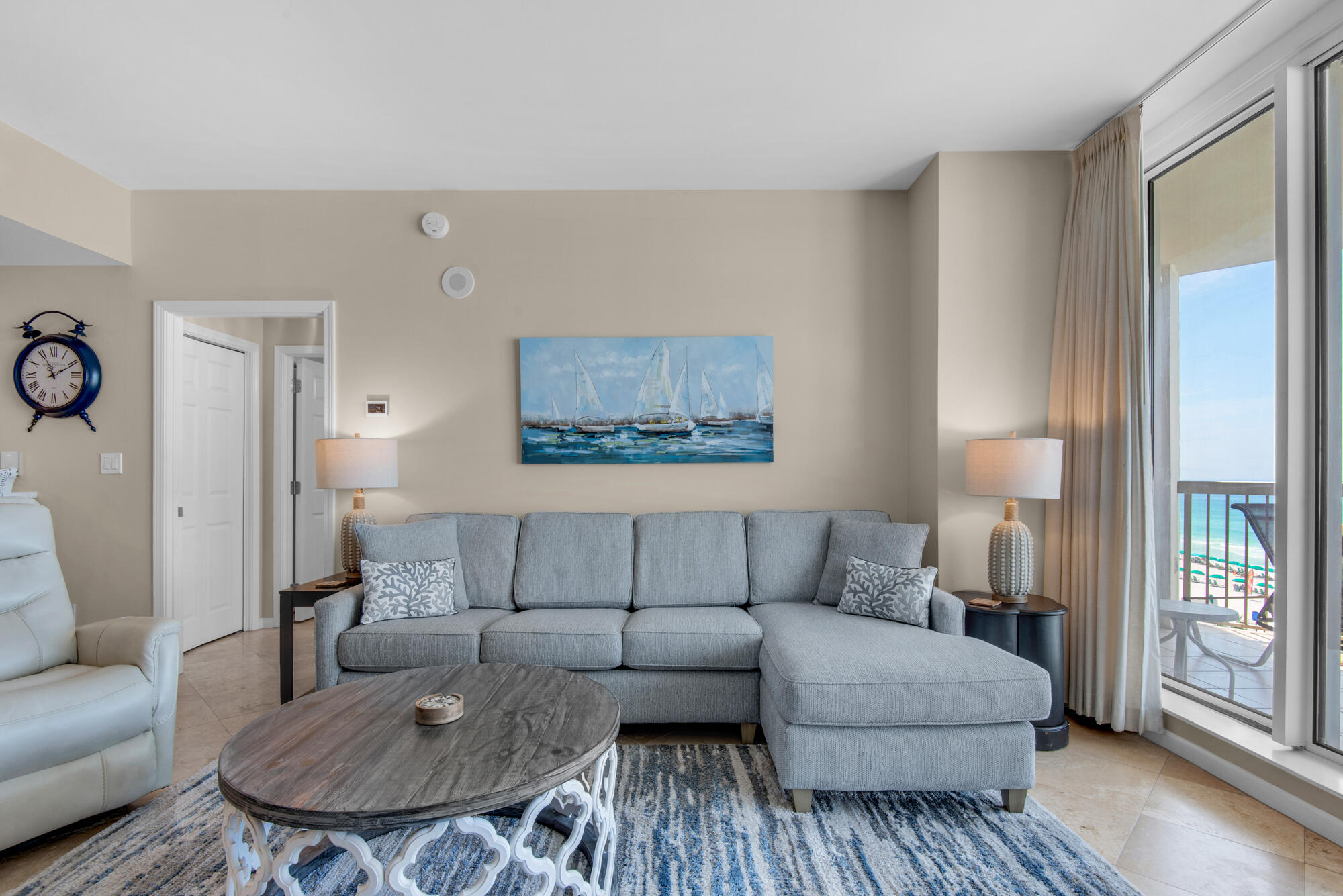 SILVER BEACH TOWERS EAST - Residential