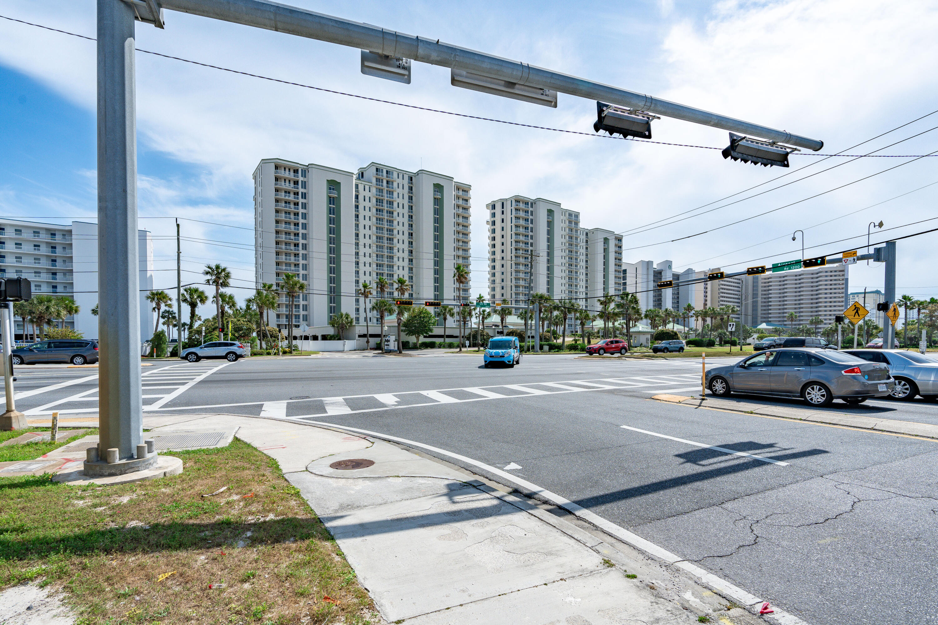 SILVER BEACH TOWERS EAST - Residential