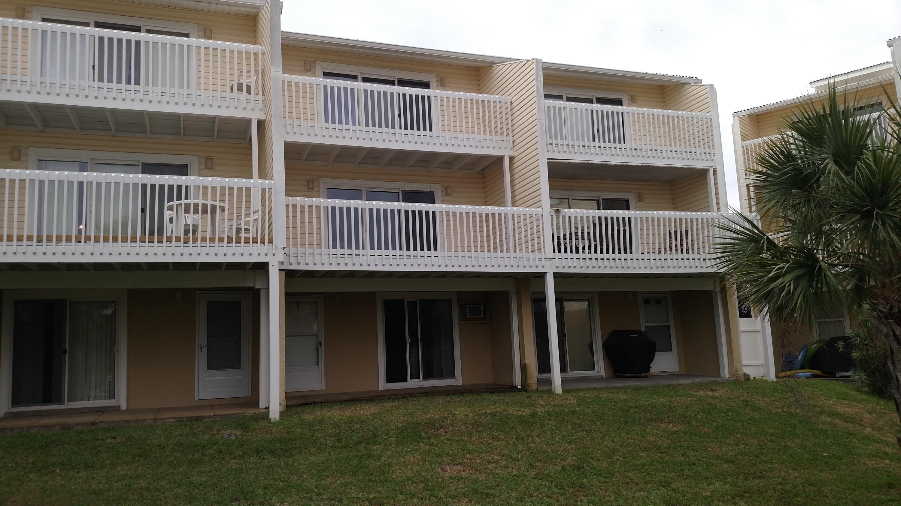 PARADISE POINT T/H - Residential