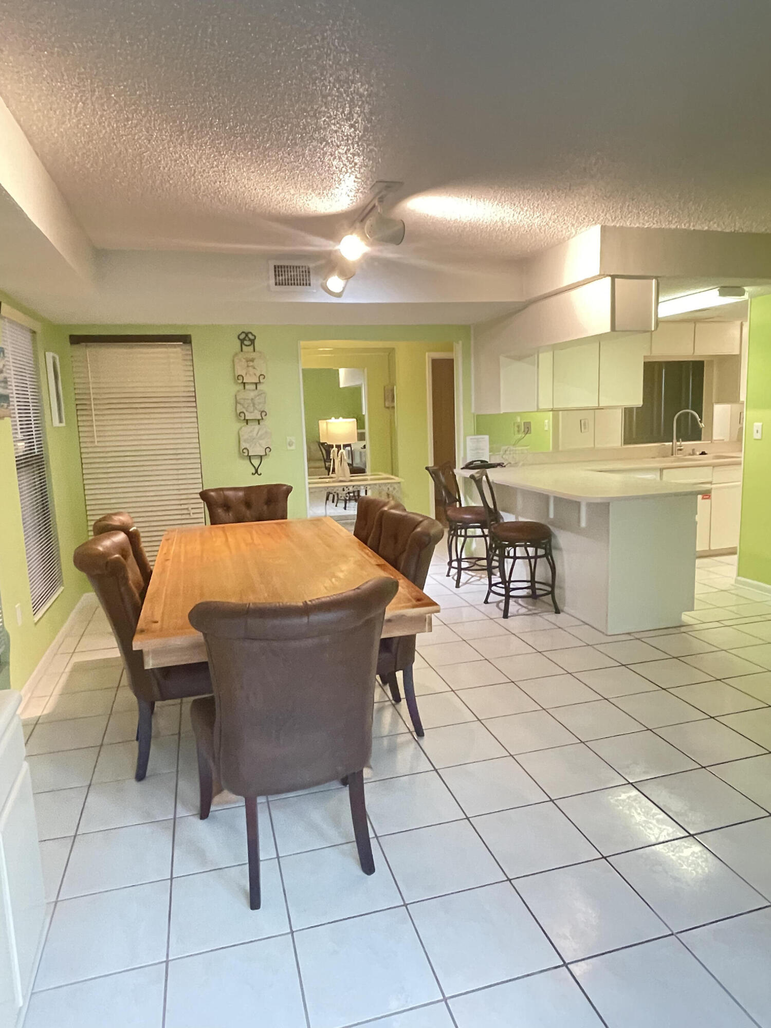 Jetty East Condominium - Residential