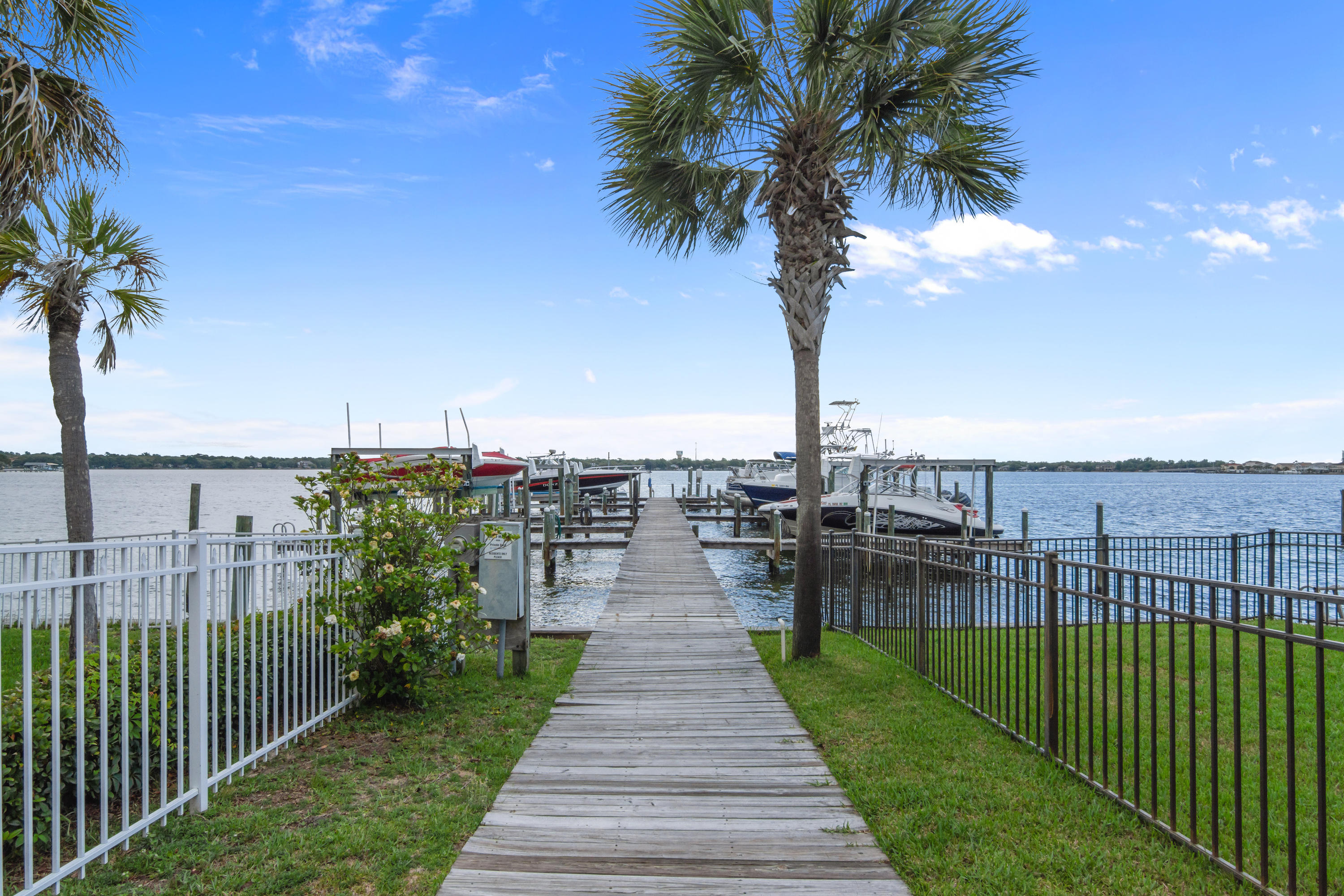 PALM HARBOR MARINA - Residential