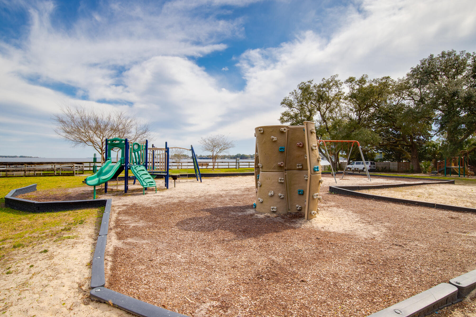 GARNIER BEACH - Residential