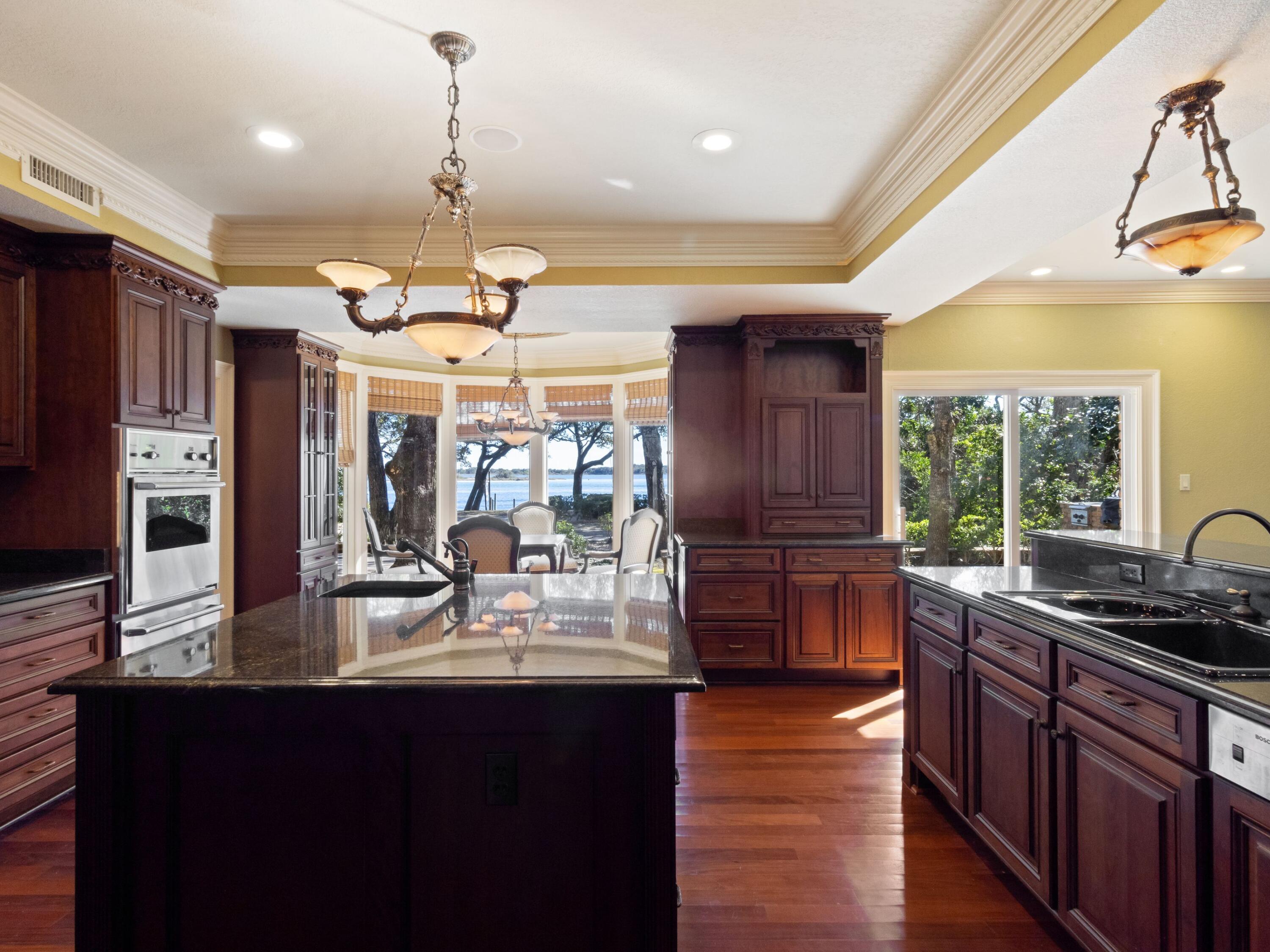 GULFVIEW S/D TO MARY ESTHER - Residential