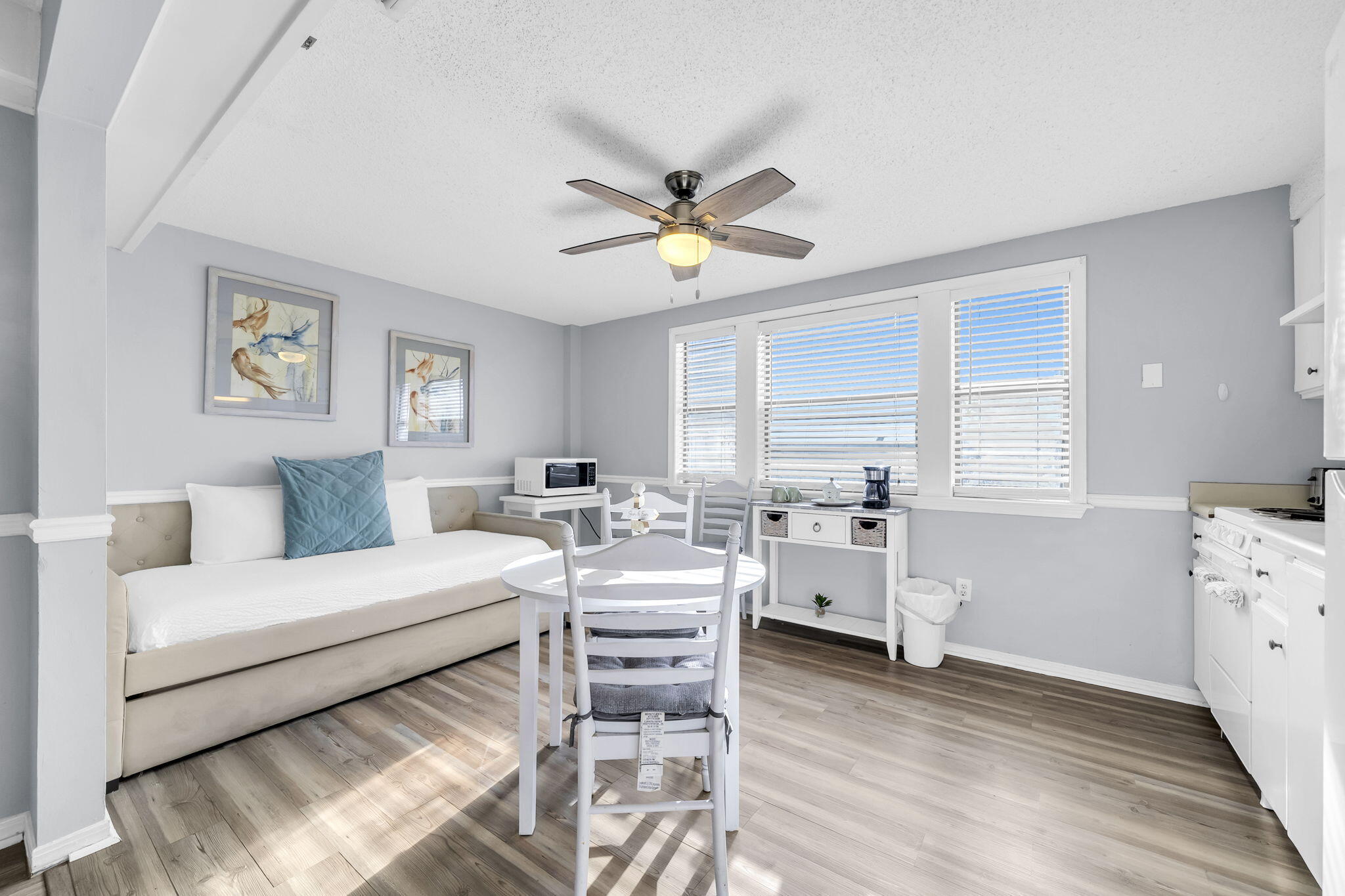 Plaza of St Thomas - Residential