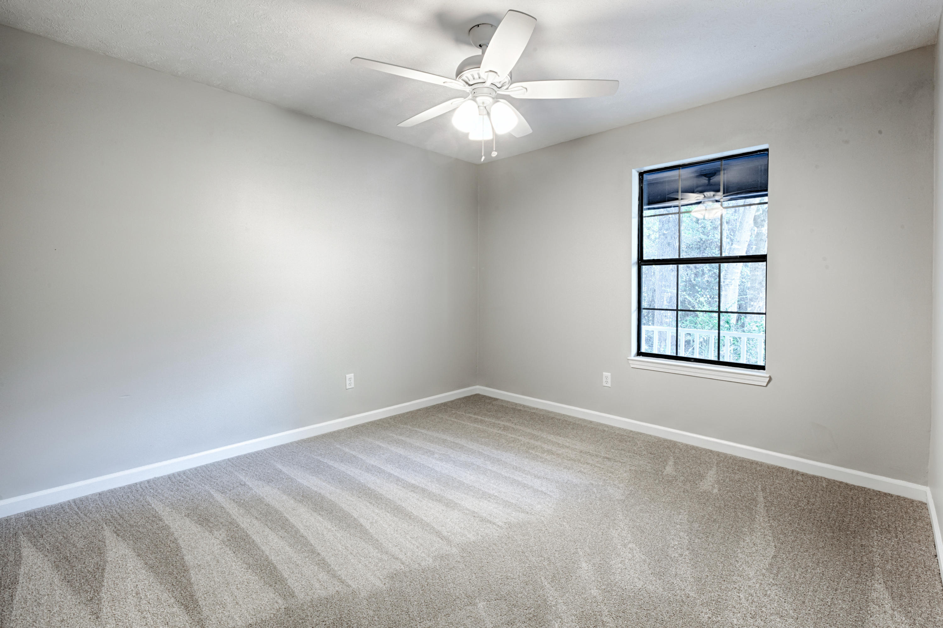 LANDINGS UNRECD THE - Residential